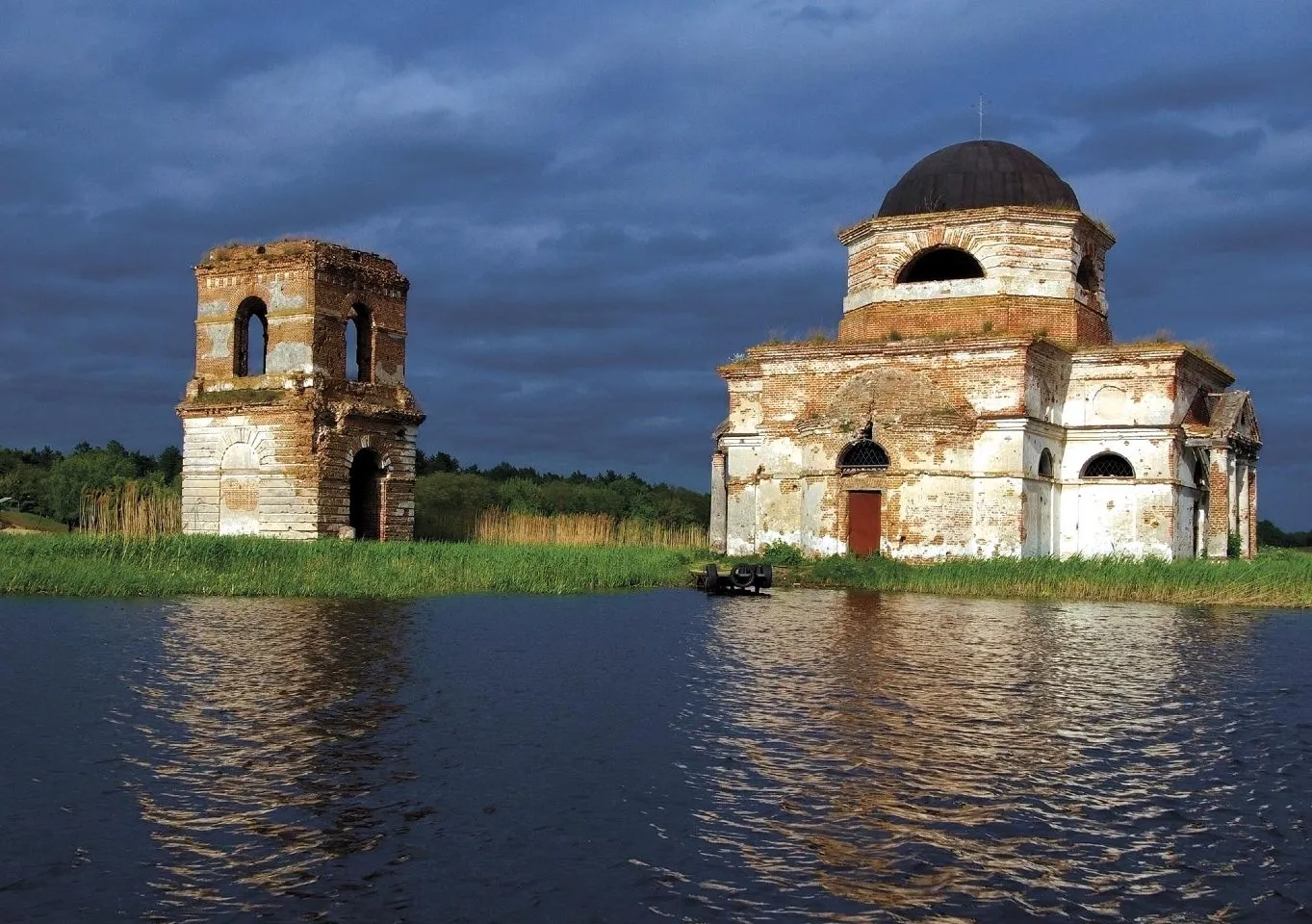Спасо-Преображенська церква до реставрації / фото ВечірнійКиїв Спасо-Преображенська церква до реставрації / фото ВечірнійКиїв