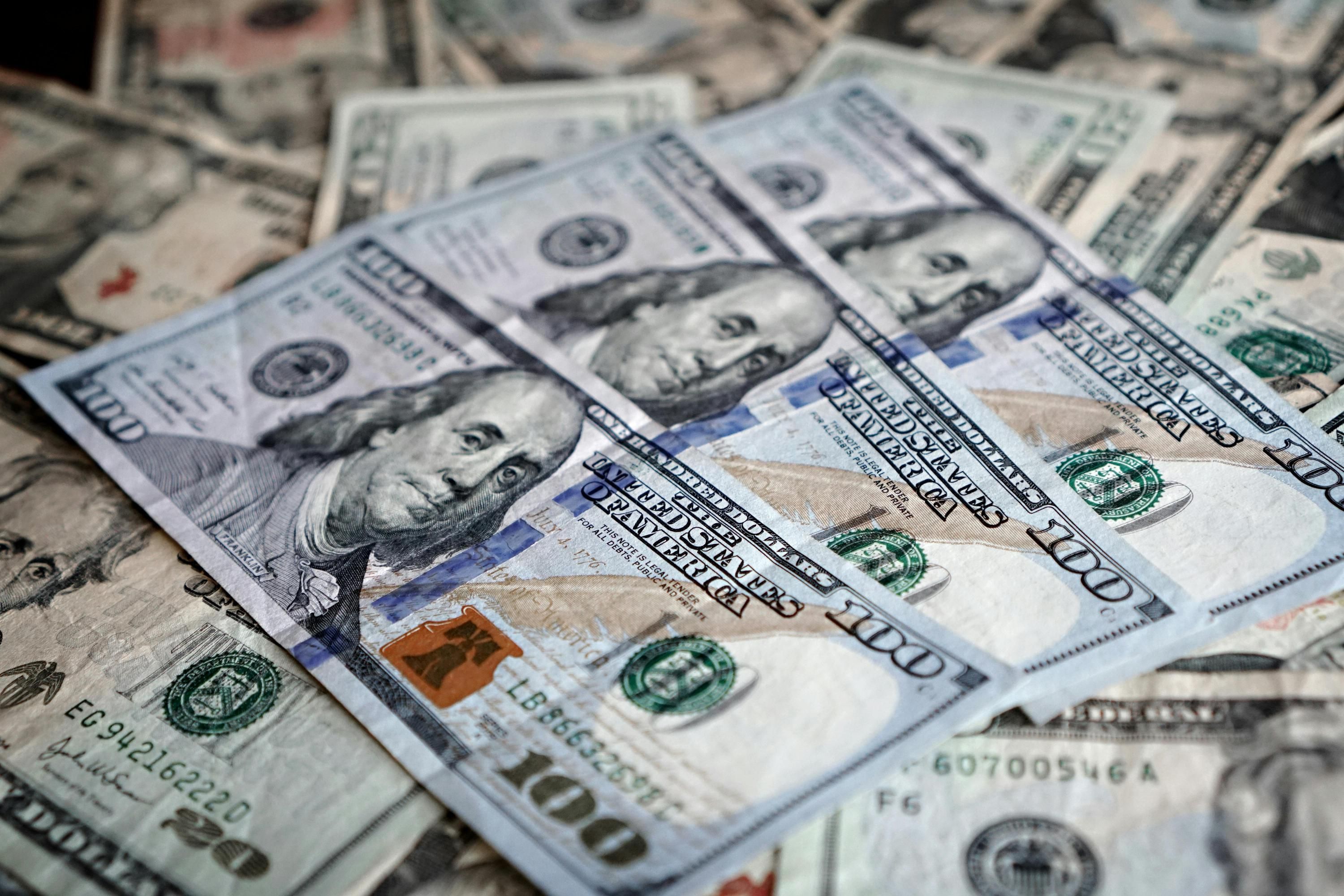 Какой курс валют в обменниках 16 октября - сколько стоит доллар сейчас, евро выросло Какой курс валют в обменниках 16 октября - сколько стоит доллар сейчас, евро выросло