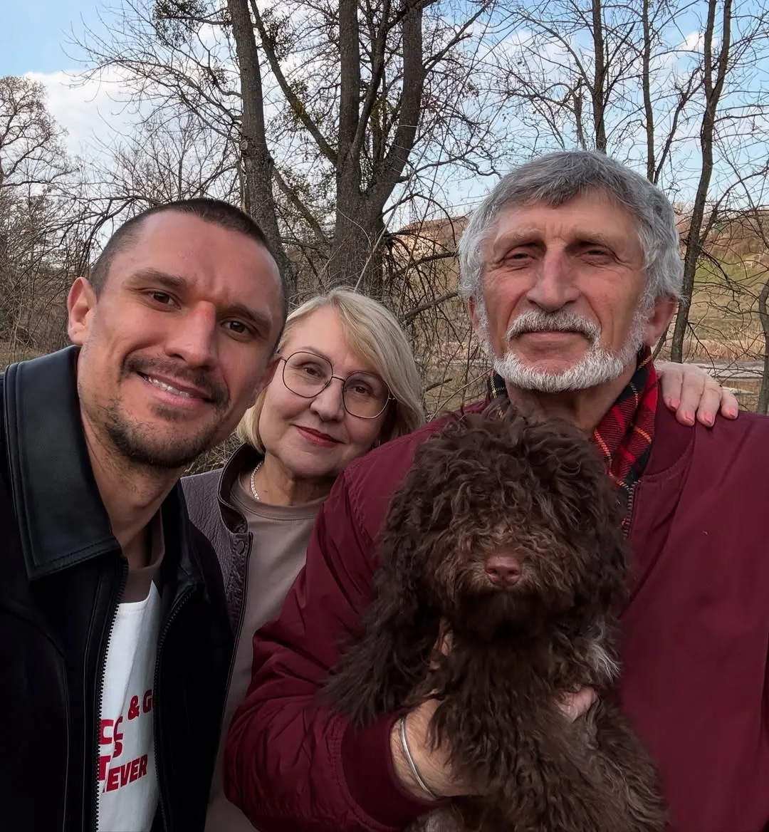 Тарас Цимбалюк з мамою і татом Тарас Цимбалюк з мамою і татом