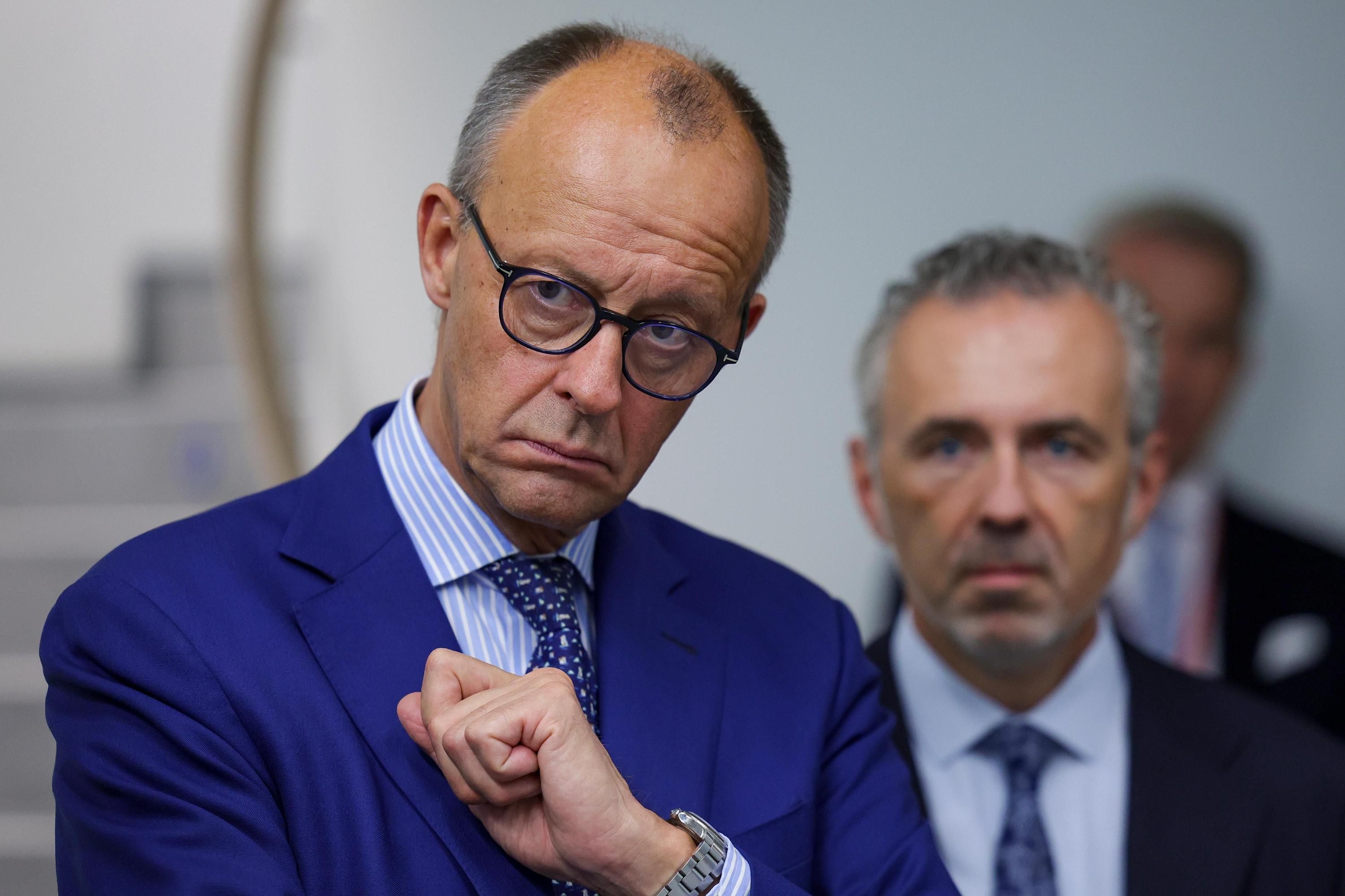 Политолог объяснил, для чего Трамп давит на Европу Политолог объяснил, для чего Трамп давит на Европу