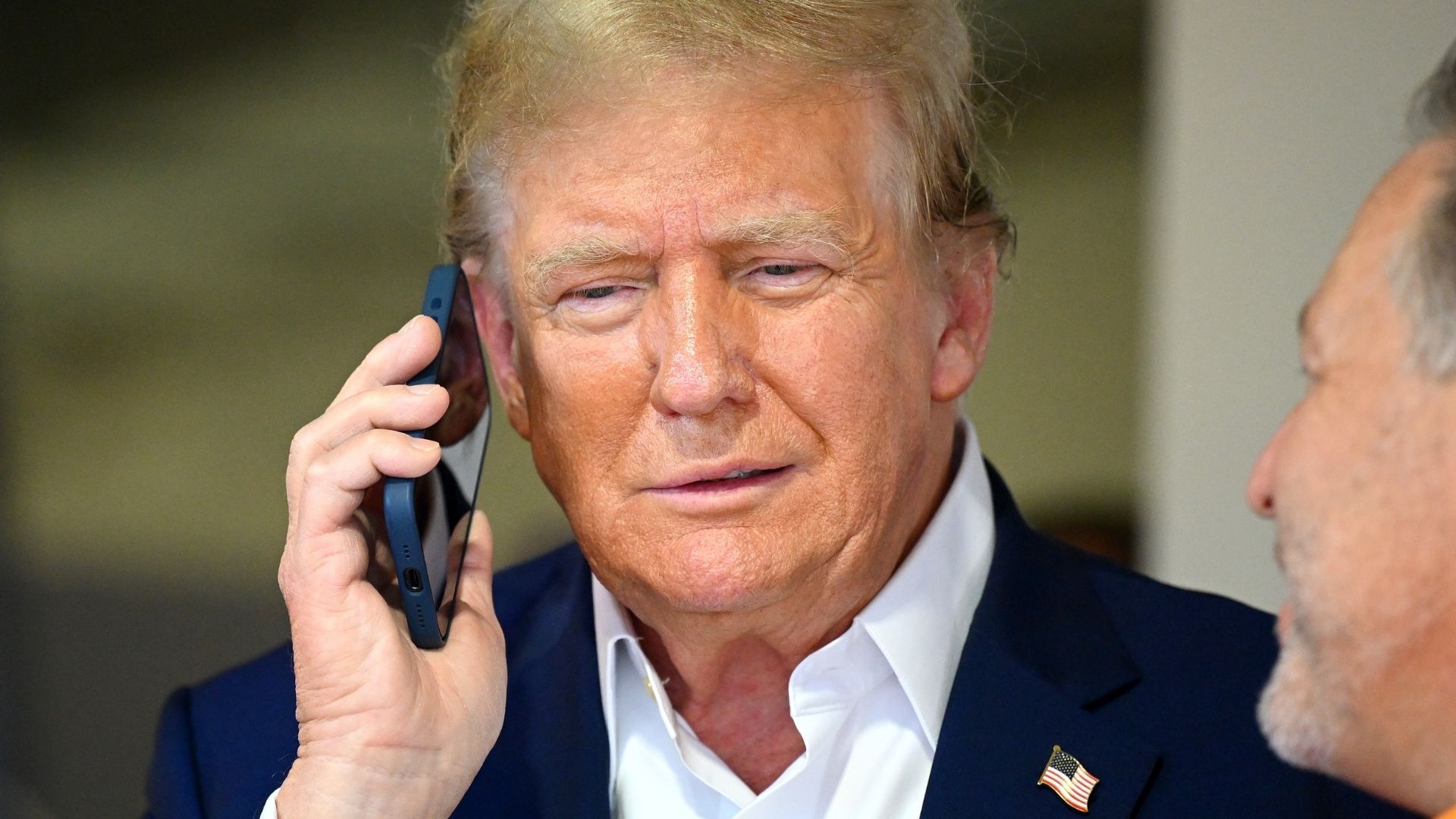 Трамп прокоментував розмову з Путіним 16 жовтня 2025 року Трамп прокоментував розмову з Путіним 16 жовтня 2025 року