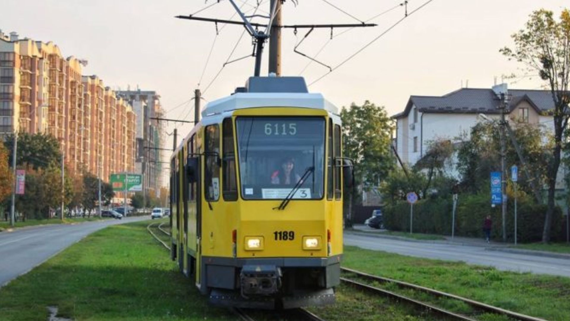 Львів тестує заміну трамваїв на автобуси на випадок блекауту Львів тестує заміну трамваїв на автобуси на випадок блекауту