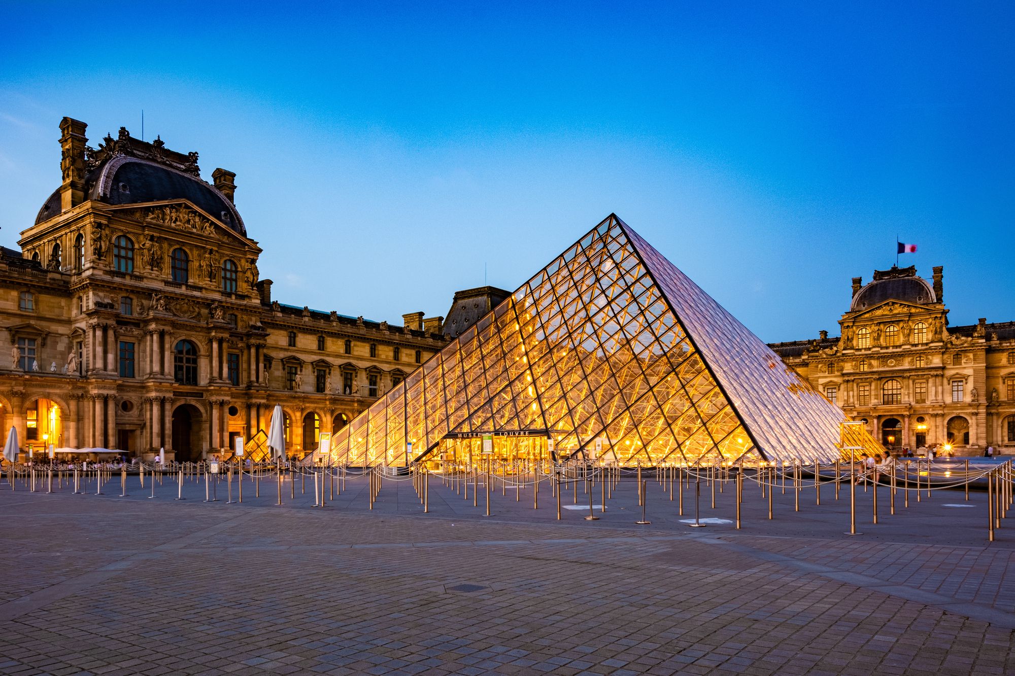 В МВД Франции рассказали детали ограбления Лувра