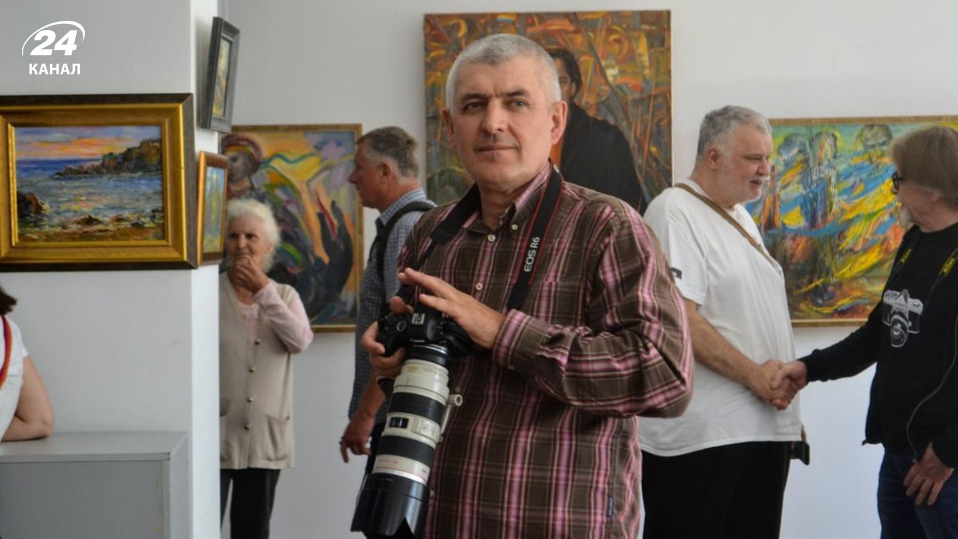 Фотокореспондента Юрія Рильчука побили за фото на телефон Фотокореспондента Юрія Рильчука побили за фото на телефон