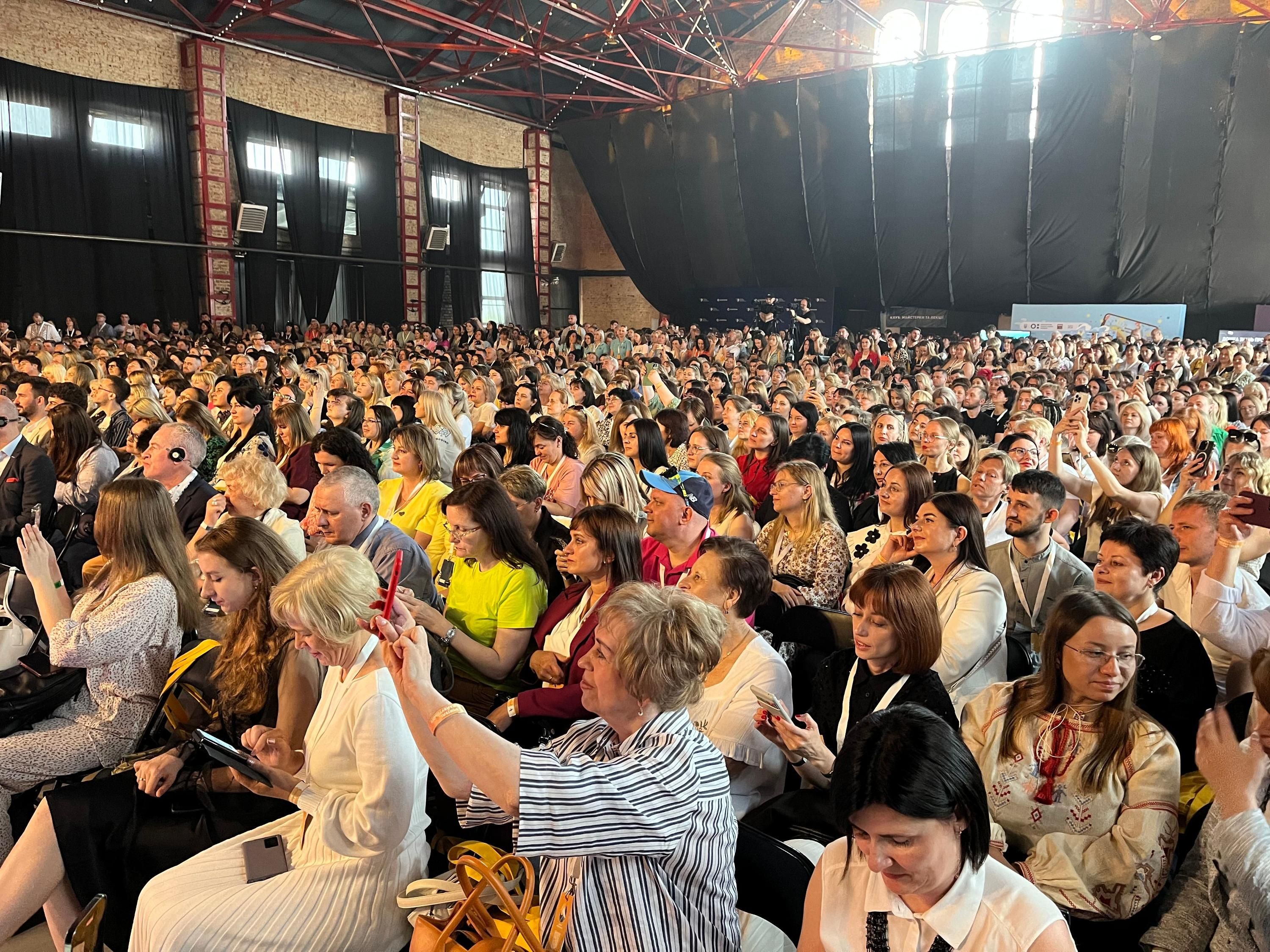 Зарплата учителя в Украине 2026 - правительству посоветовали разработать новую модель зарплат педагогов Зарплата учителя в Украине 2026 - правительству посоветовали разработать новую модель зарплат педагогов