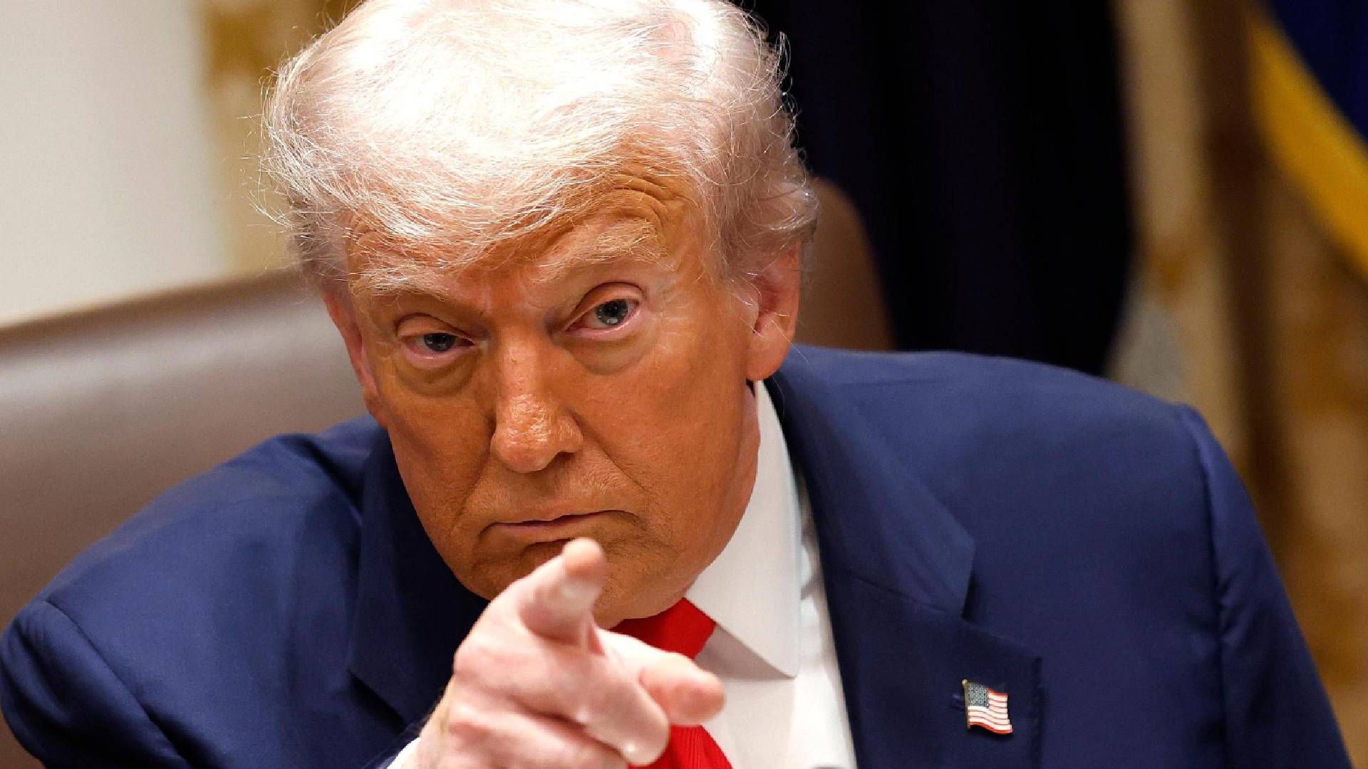 Трамп різко поводився із Зеленським Трамп різко поводився із Зеленським