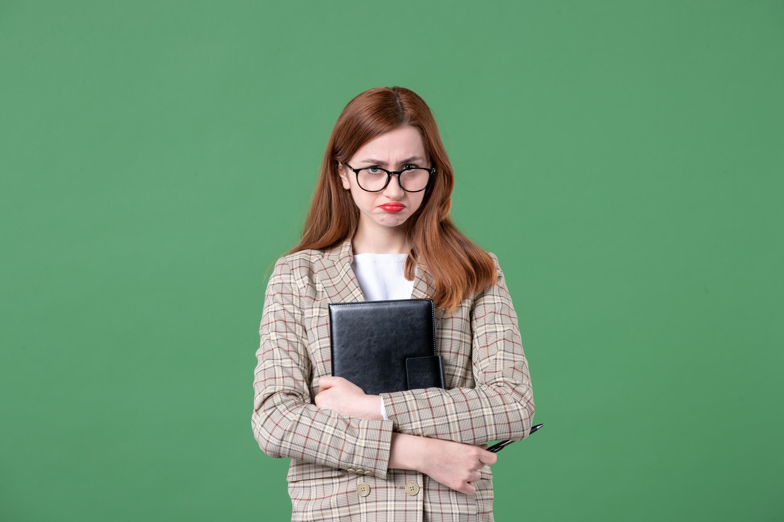 Зарплата учителя в Украине - сколько получает учитель без стажа и категории