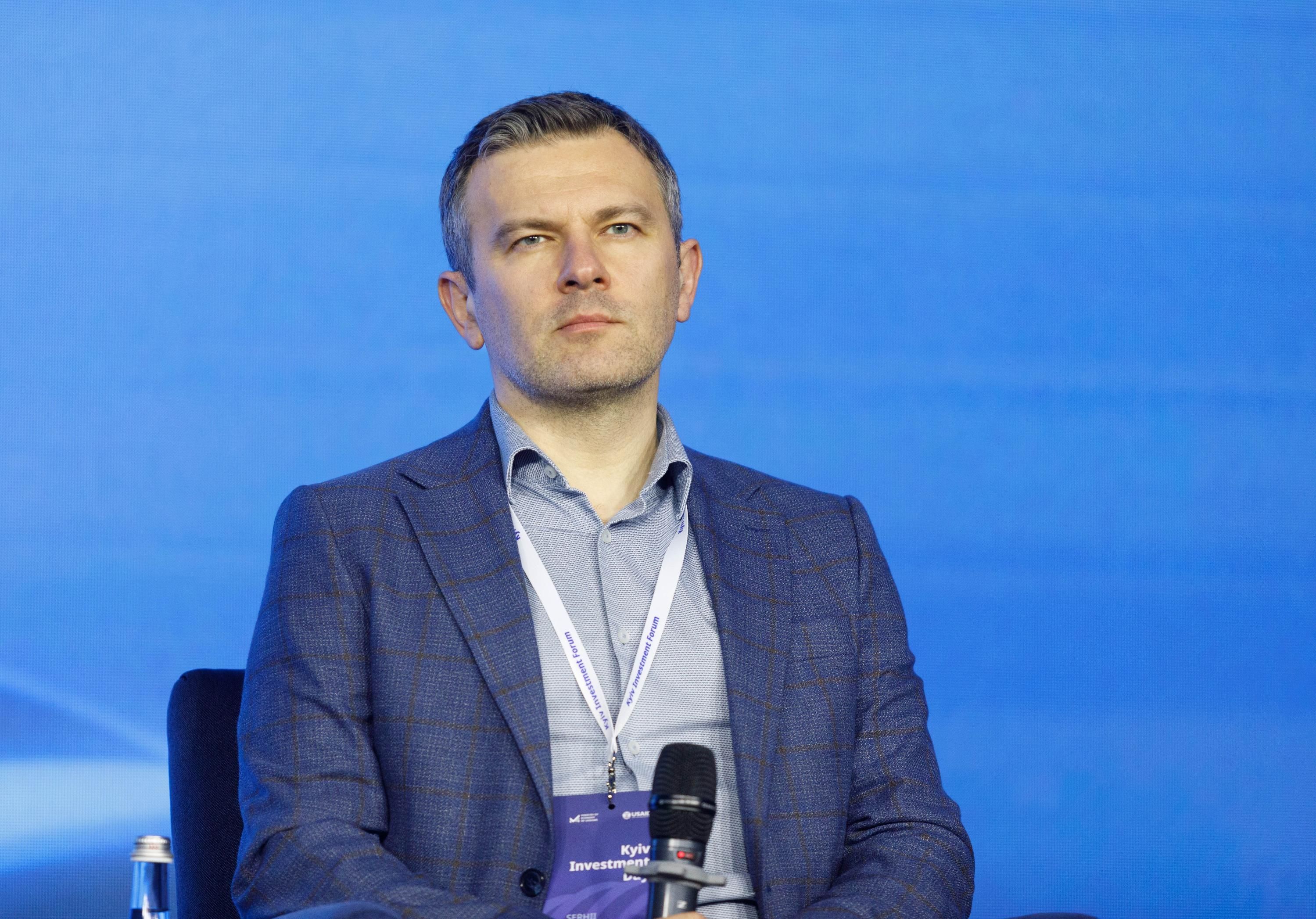 Сергей Николайчук рассказал о влиянии на экономику разрешения на выезд за границу Сергей Николайчук рассказал о влиянии на экономику разрешения на выезд за границу