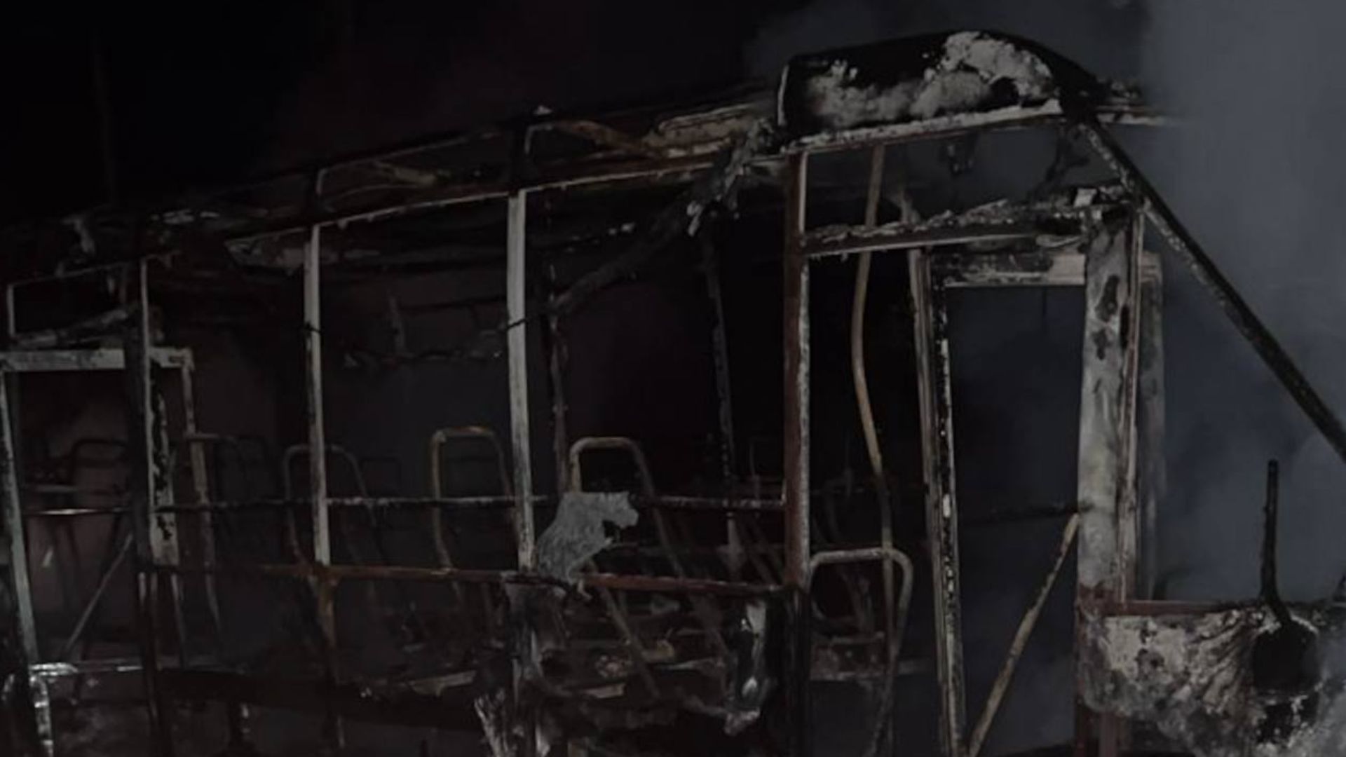 Мікроавтобус вигорів вщент