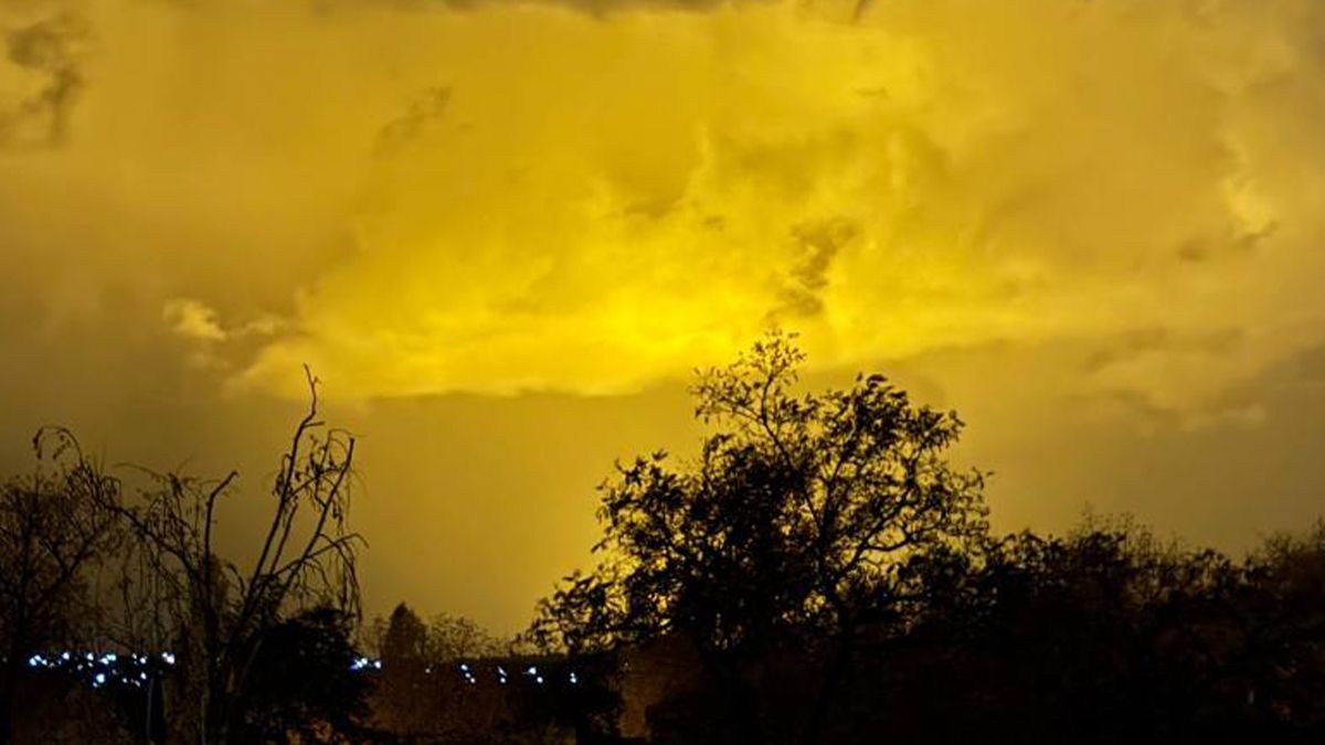 У Дніпрі небо стало жовтим 26 жовтня У Дніпрі небо стало жовтим 26 жовтня