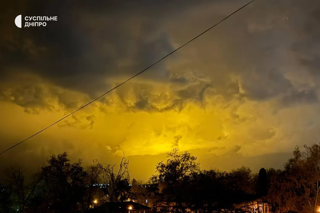 Желтое небо над Днепром 26 октября