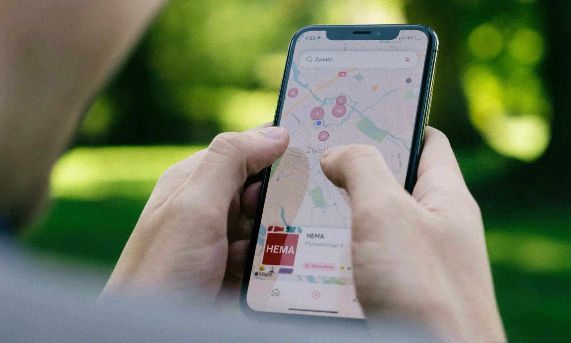Apple хочет показывать рекламу в Maps
