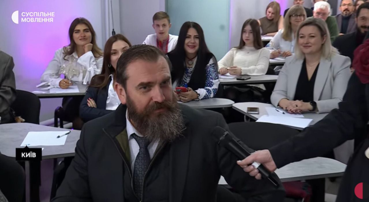 Радіодиктант 2025 відбувся - долучився міністр Лісовий і озвучив важливе послання Радіодиктант 2025 відбувся - долучився міністр Лісовий і озвучив важливе послання