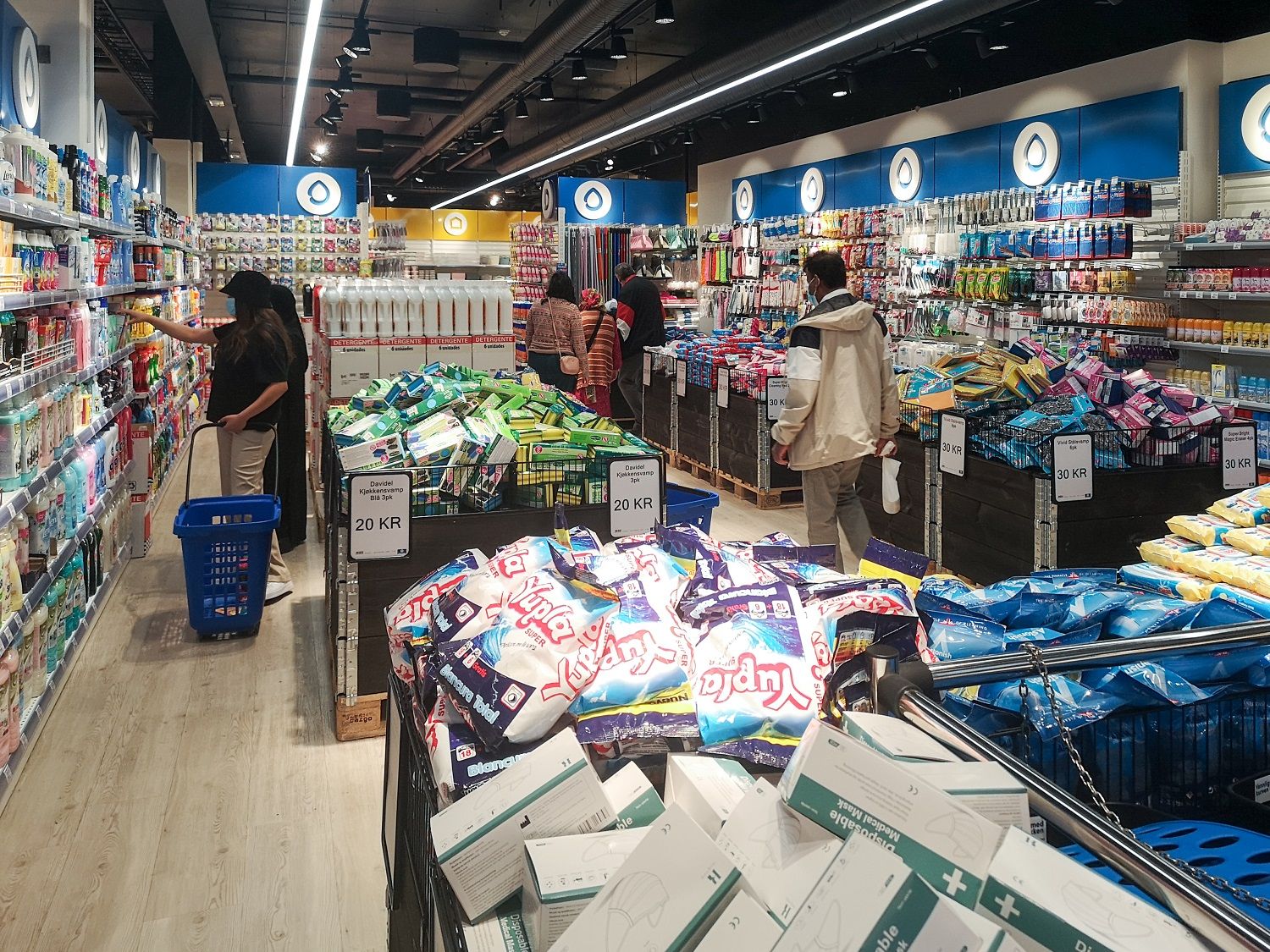 У Росії масово закриваються супермаркети – споживачі обирають дискаунтери - Бізнес У Росії масово закриваються супермаркети – споживачі обирають дискаунтери - Бізнес