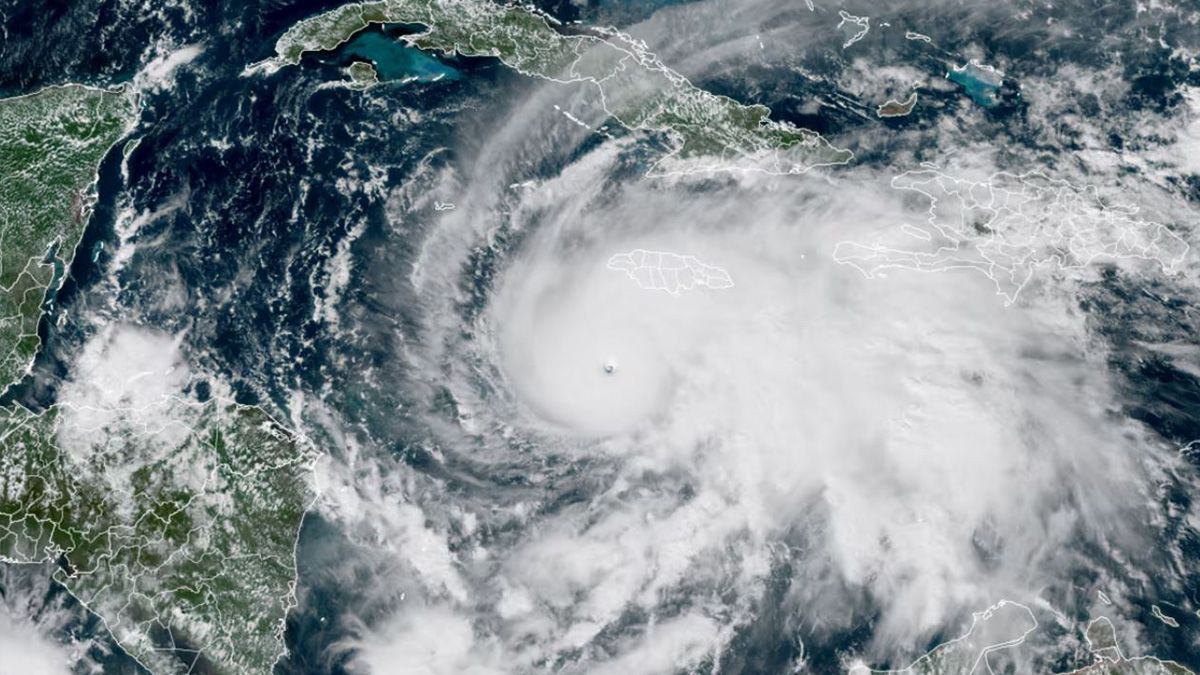 Ураган Мелисса идет на Ямайку - что известно о сильнейшем урагане года - 24 Канал