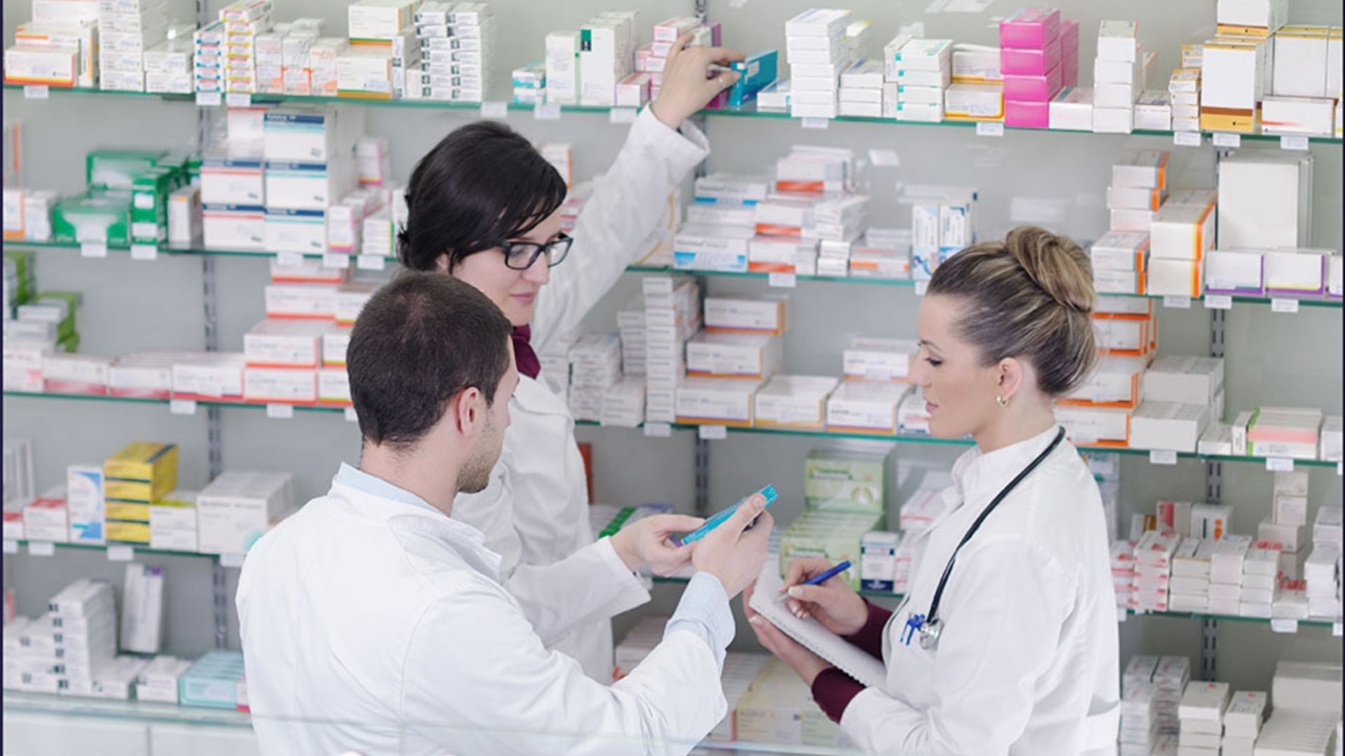 Чи буде дефіцит ліків після атаки на величезний склад у Києві