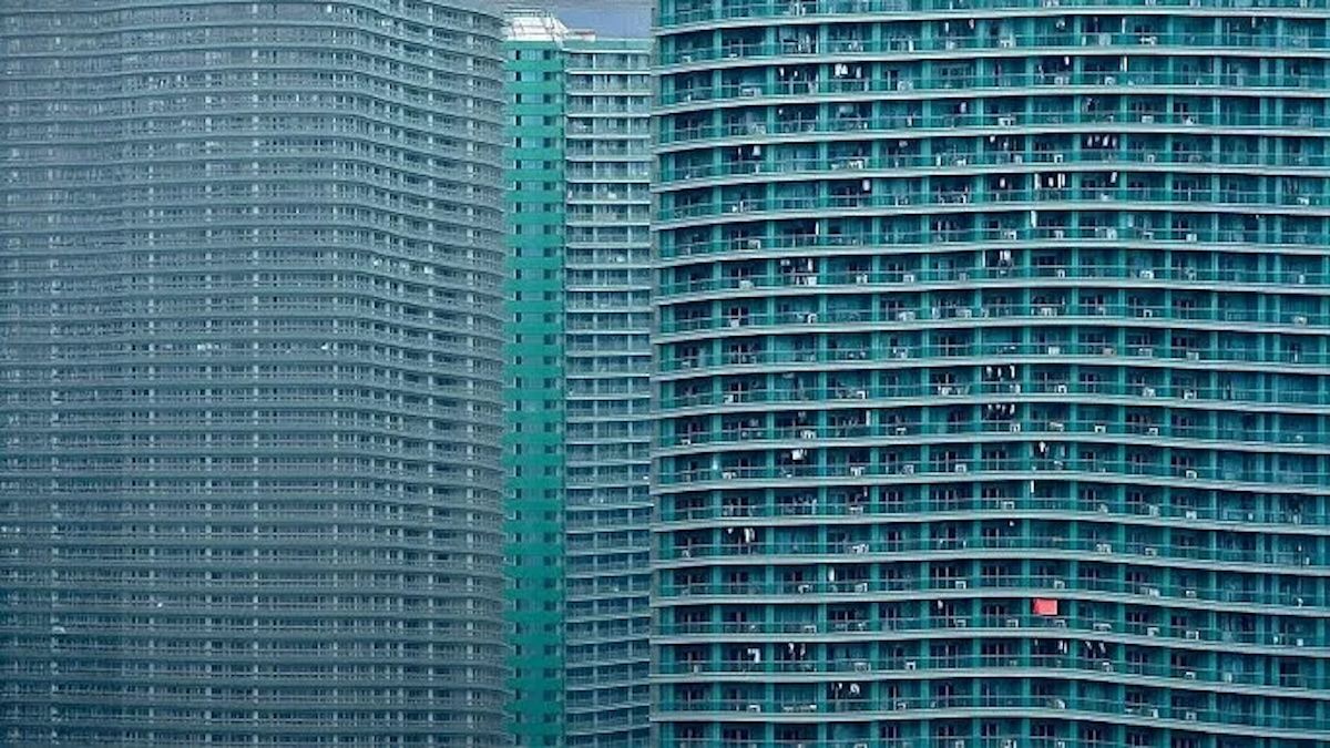 Где расположена самая большая в мире жилая многоэтажка