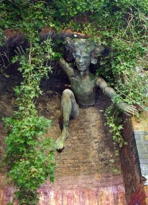 Фігура у Паркленду / фото AtlasObscura