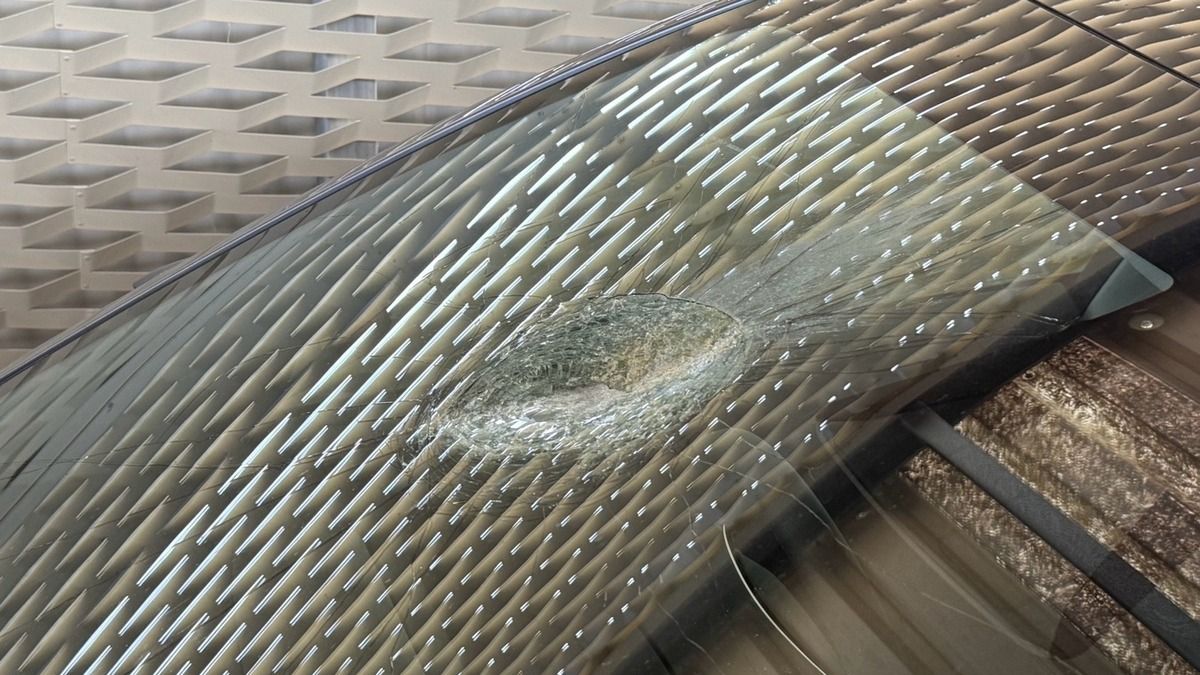 Tesla зіткнулася з метеоритом в Австралії – автопілот FSD врятував пасажирів Tesla зіткнулася з метеоритом в Австралії – автопілот FSD врятував пасажирів