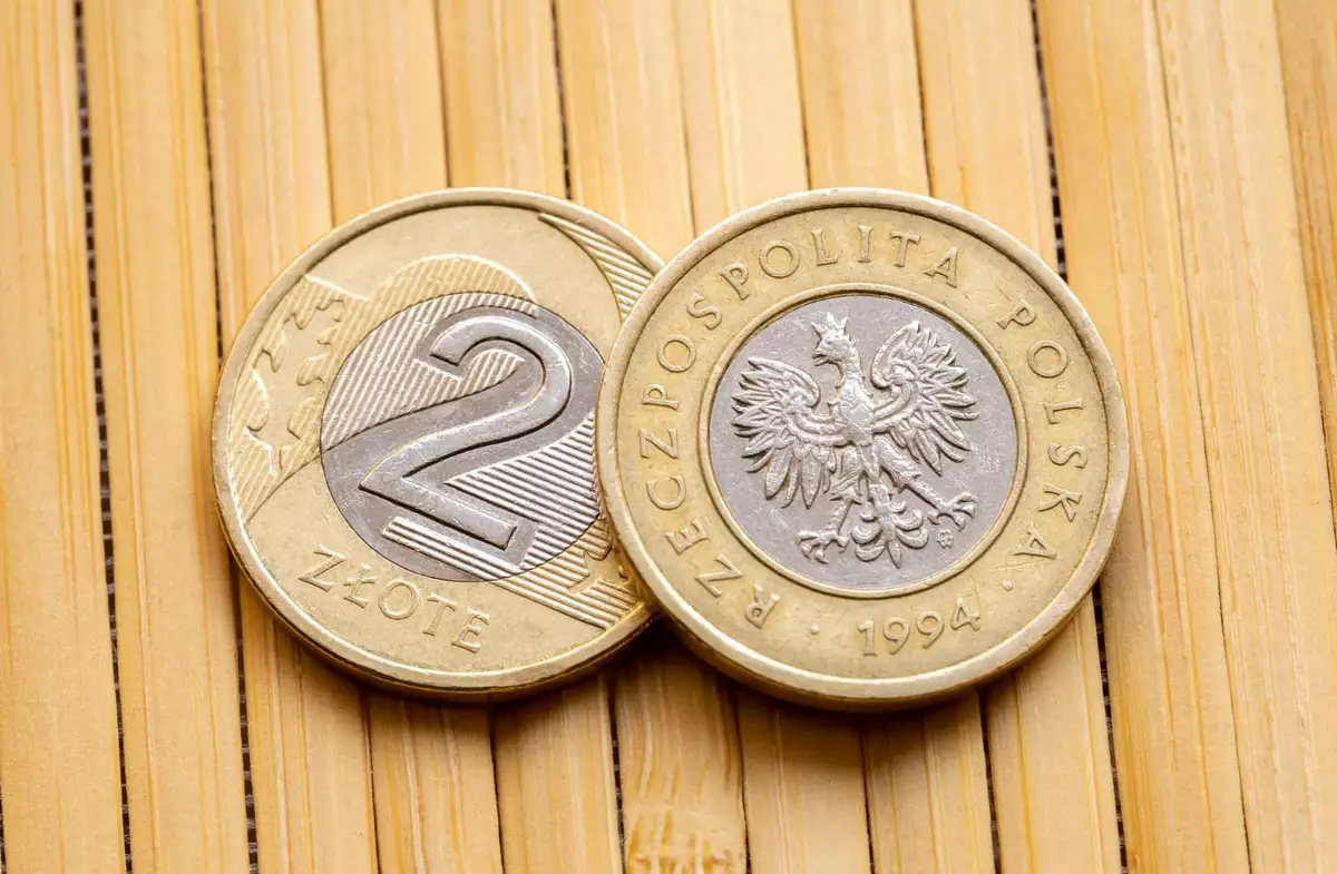 Курс злотого обвалився майже на 10 копійок Курс злотого обвалився майже на 10 копійок