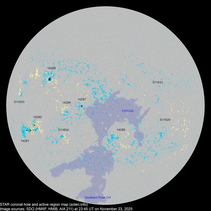 Карта солнечных пятен и корональных дыр по состоянию на 24 ноября 2025 года