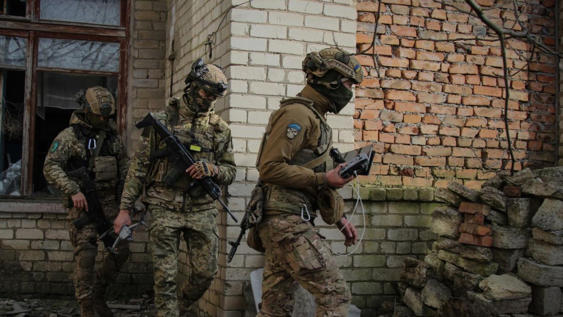 У Покровську тривають стабілізаційні заходи за участю бійців ГУР У Покровську тривають стабілізаційні заходи за участю бійців ГУР