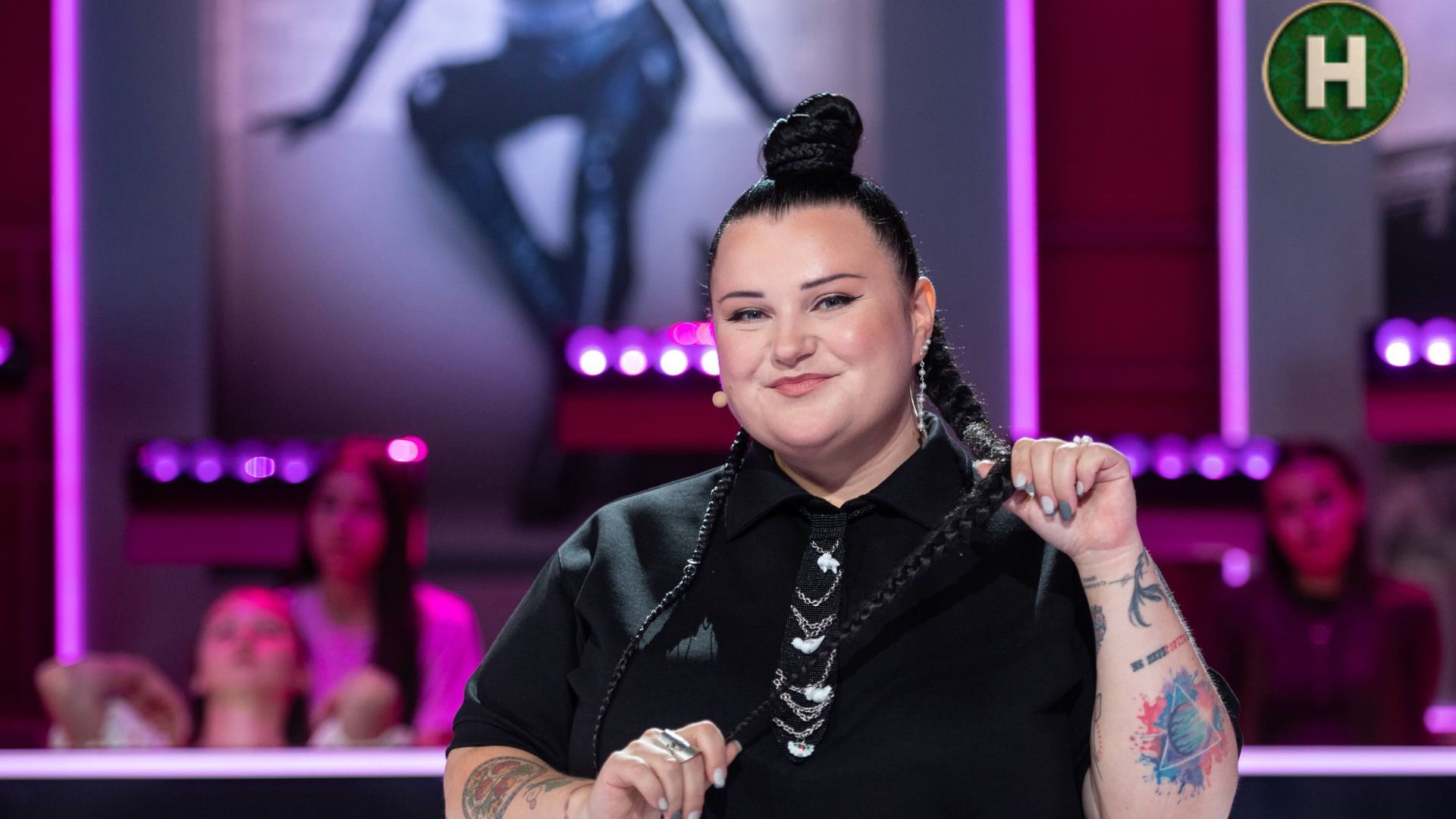 Alyona Alyona избегает людей не равных себе - почему она так делает - Show24