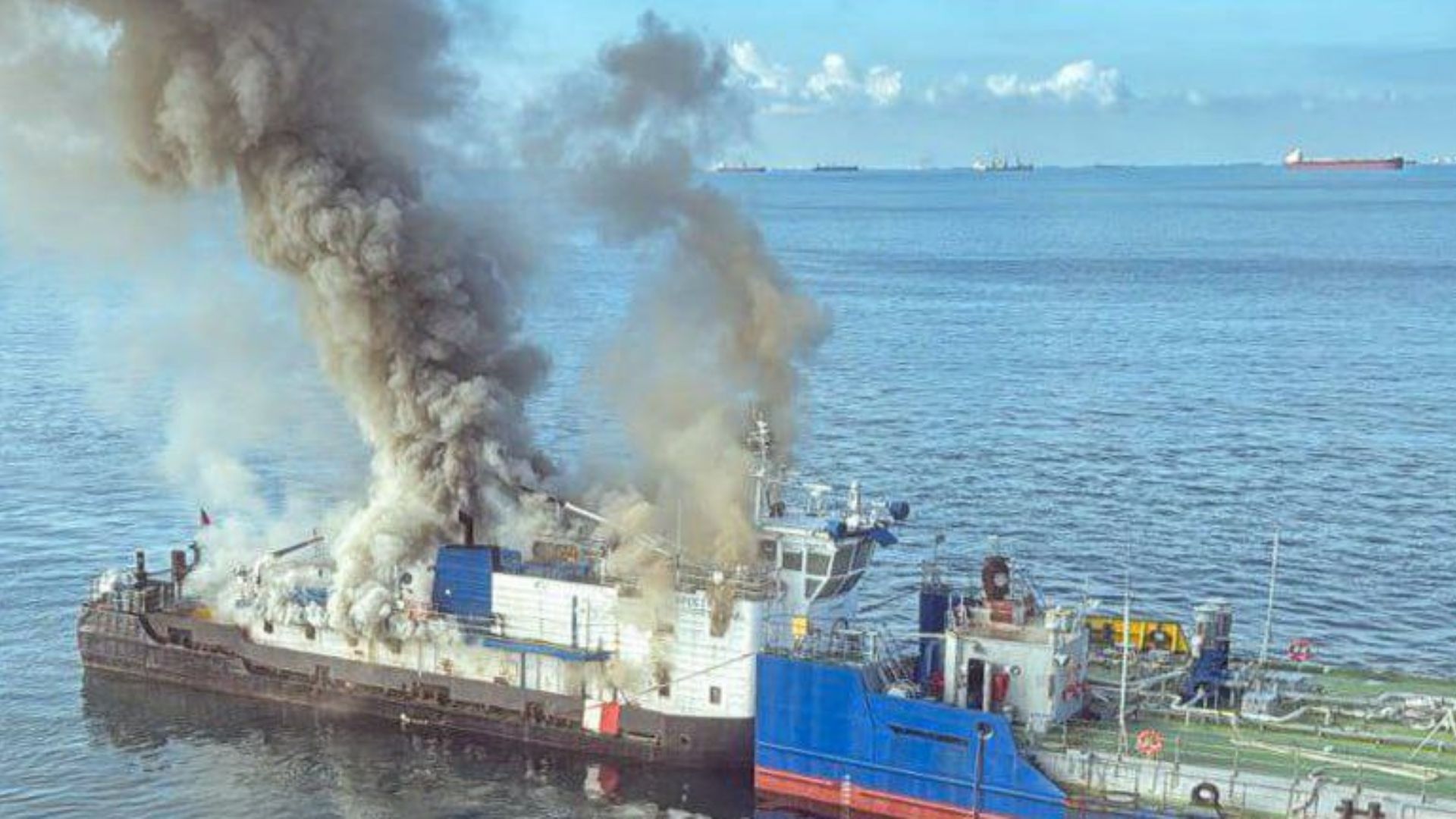 Пожежа на російському судні в порту "Кавказ" Пожежа на російському судні в порту "Кавказ"