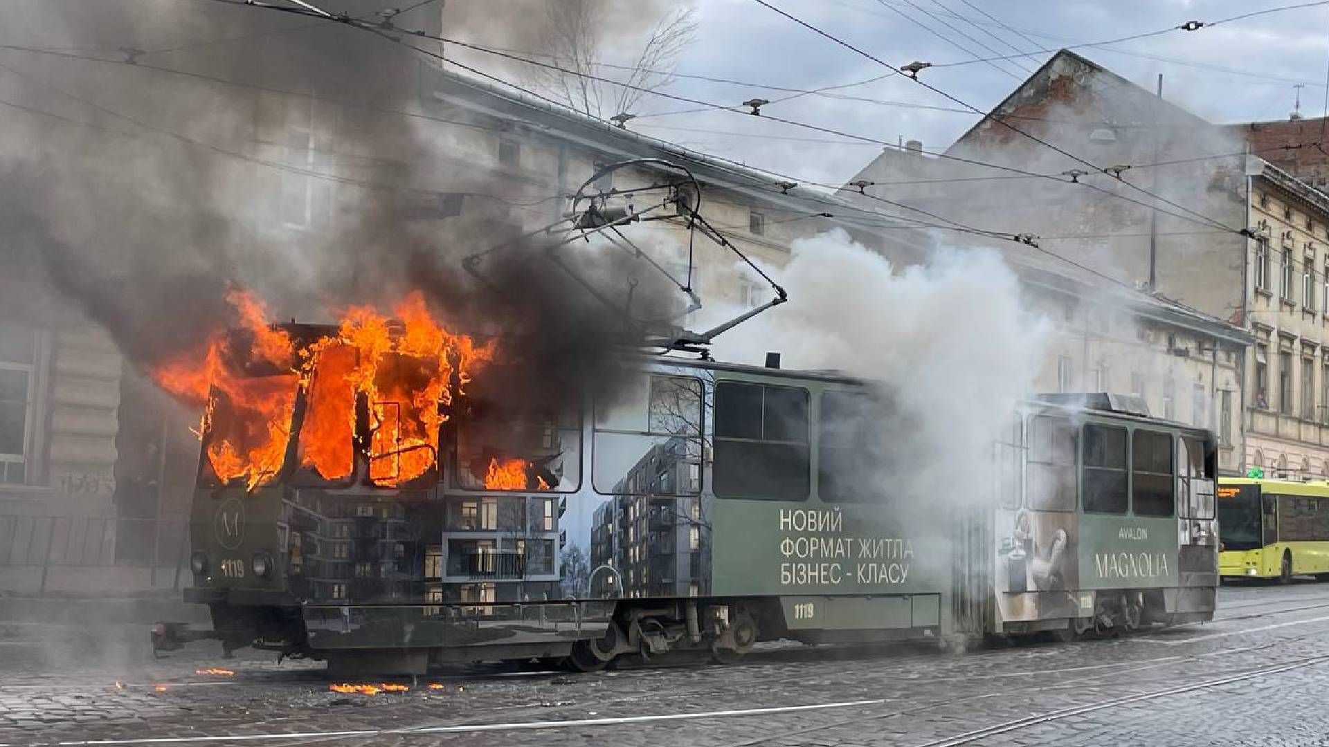 Во Львове загорелся трамвай Во Львове загорелся трамвай