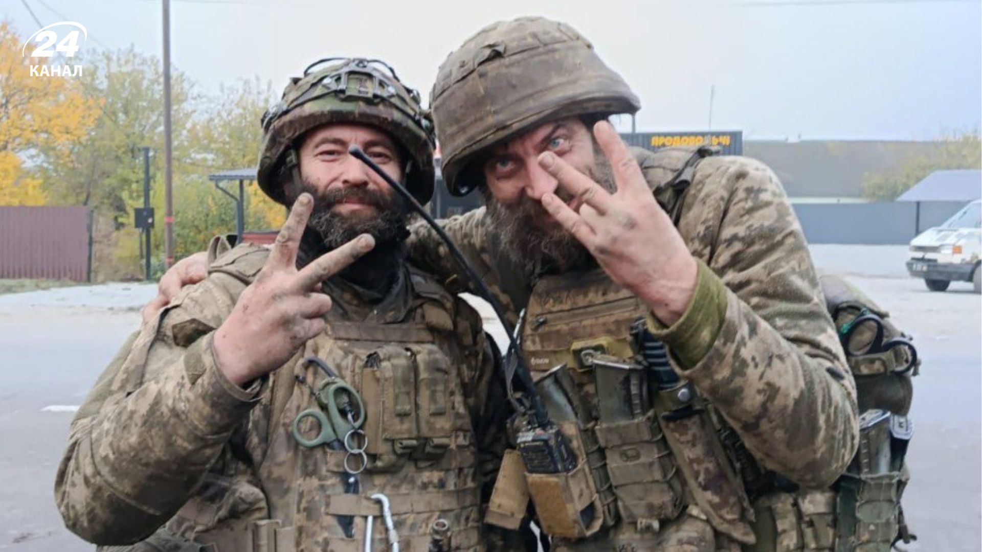 Двое военных, которые 165 дней провели на позиции получат Крест боевых заслуг.