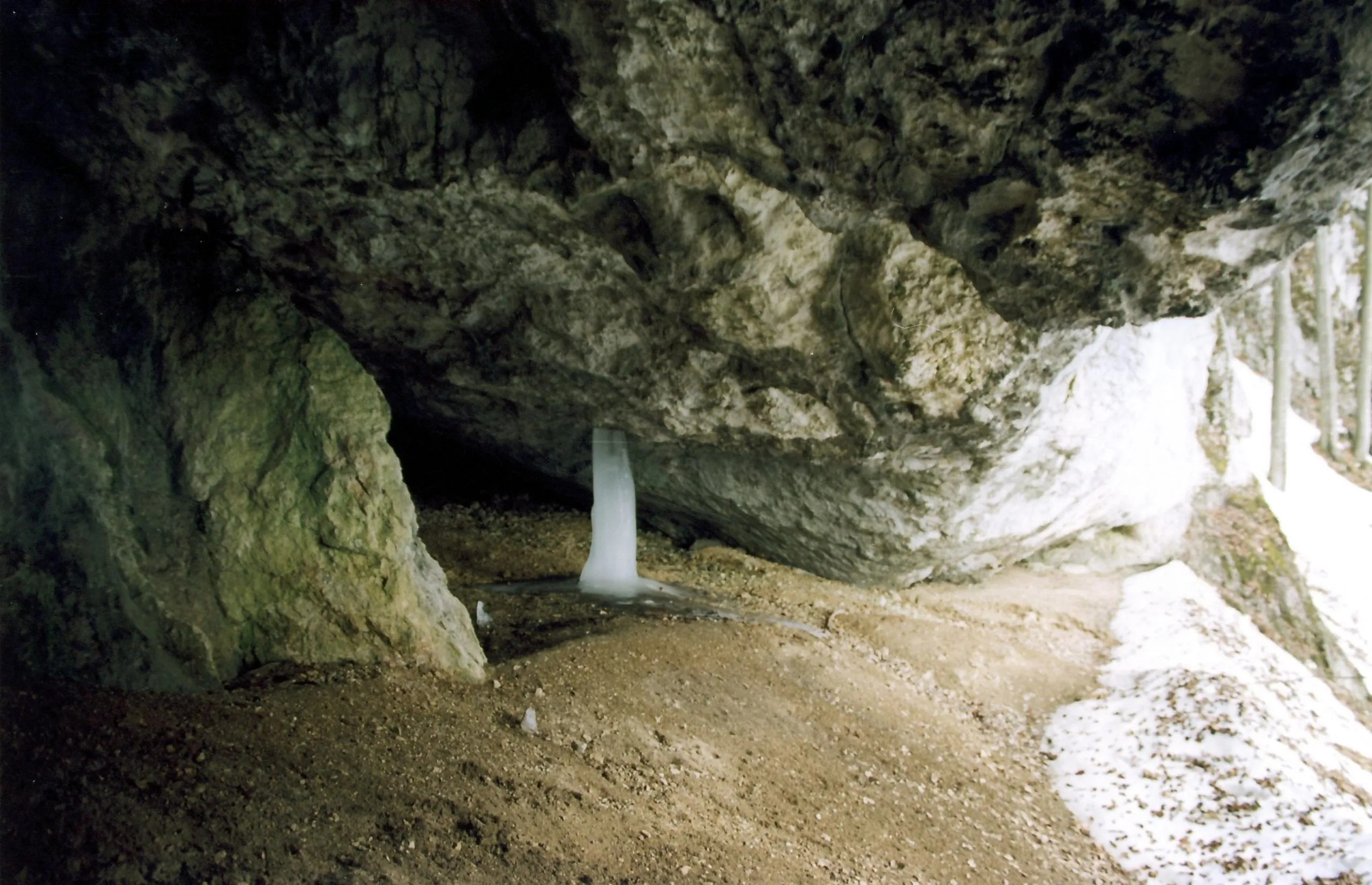 Пещера Молочный камень Пещера Молочный камень