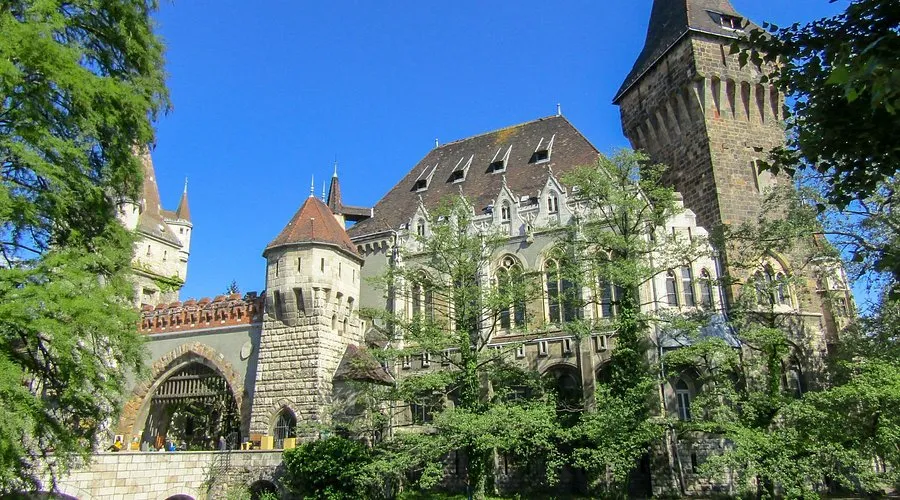 Замок Вайдахуняд, Будапешт, Венгрия / фото Tripadvisor Замок Вайдахуняд, Будапешт, Венгрия / фото Tripadvisor