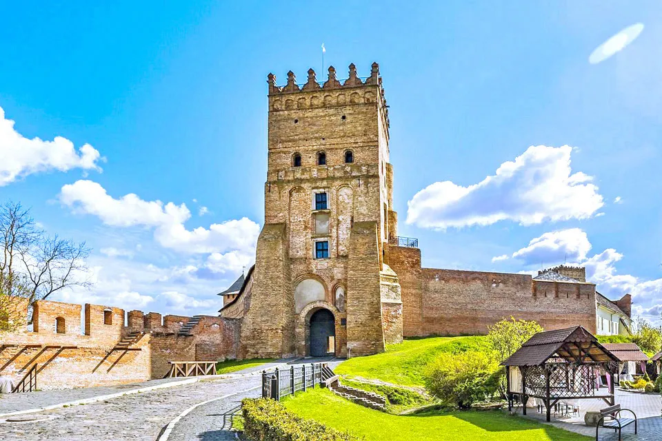 Луцкий замок (Волынская область) / фото 