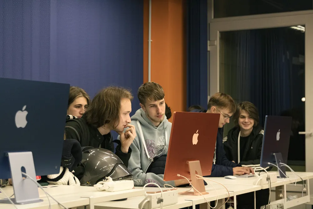 Компания MacPaw открыла AI-лабораторию в КПИ им. Игоря Сикорского Компания MacPaw открыла AI-лабораторию в КПИ им. Игоря Сикорского