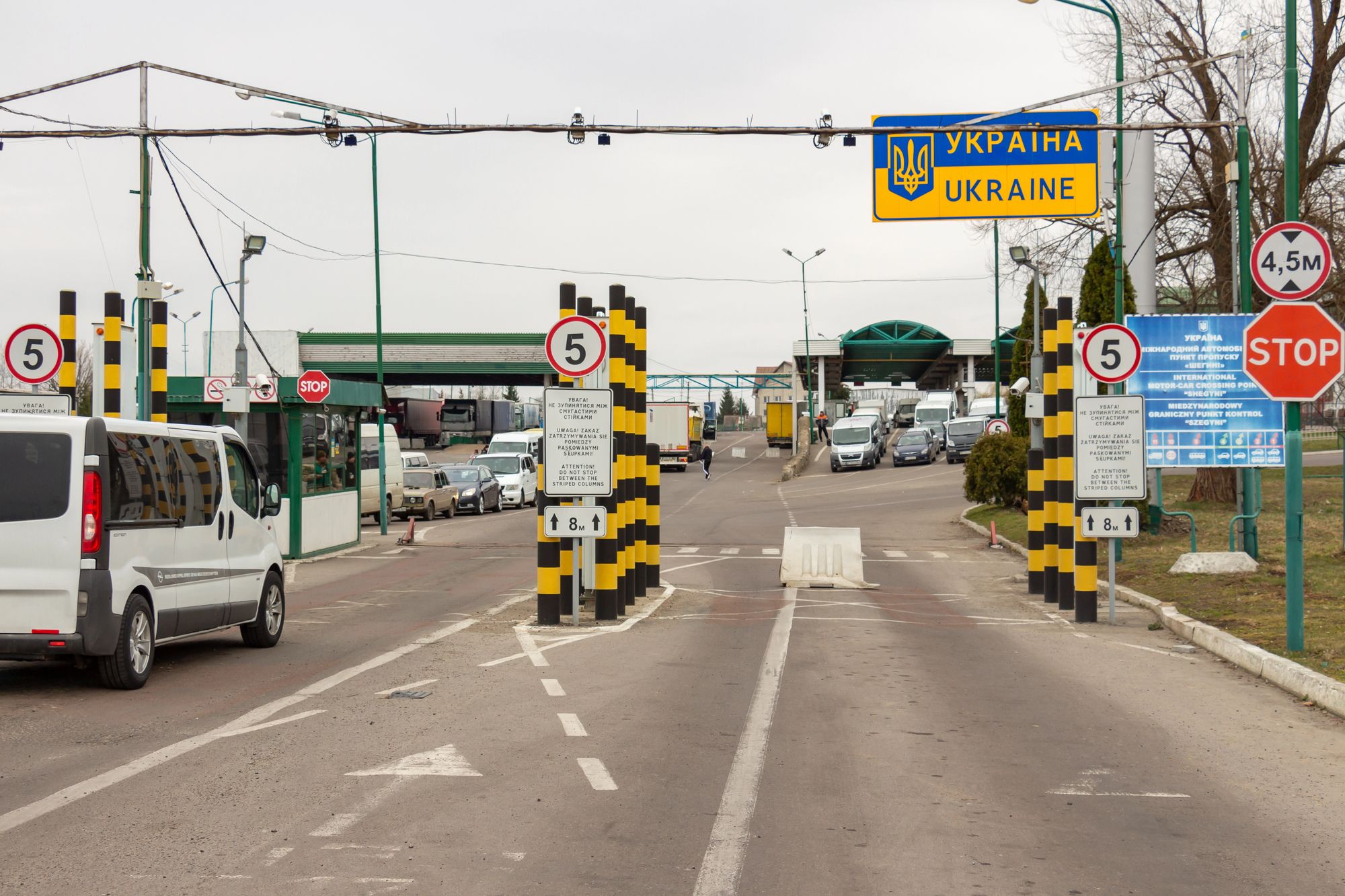 На кордоні України перестали пропускати - що сталося - новини України - Закордон