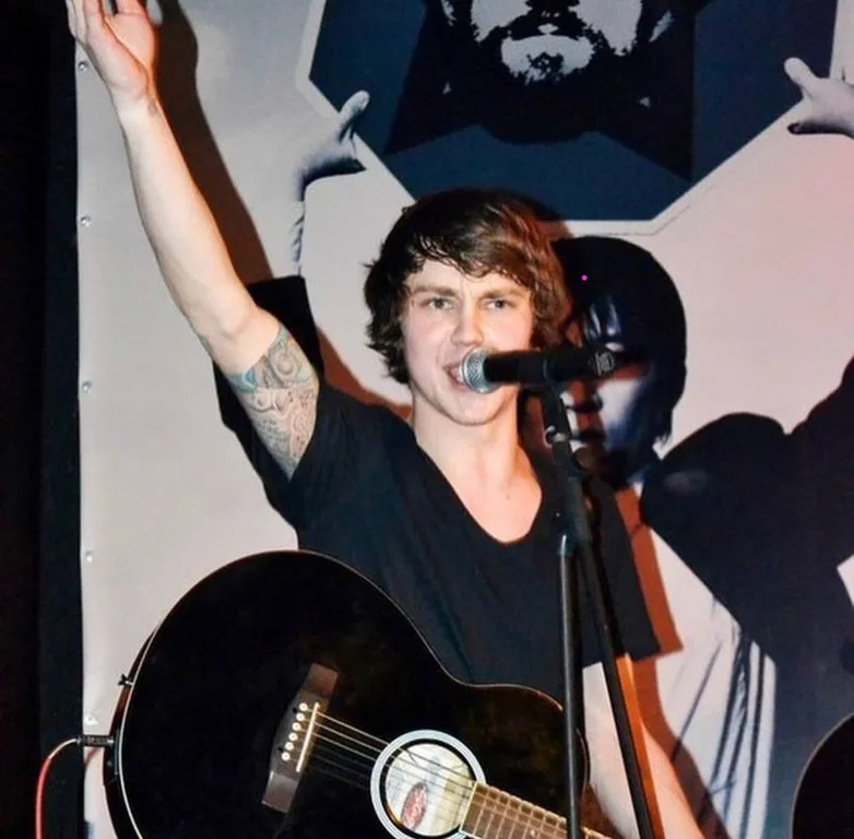 Артем Пивоваров на початку кар'єри 