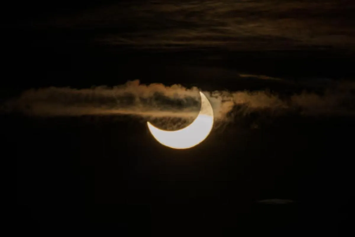 Часткове Сонячне затемнення в Твізелі (регіон Кентербері, Нова Зеландія) / фото Nzherald.co.nz Часткове Сонячне затемнення в Твізелі (регіон Кентербері, Нова Зеландія) / фото Nzherald.co.nz