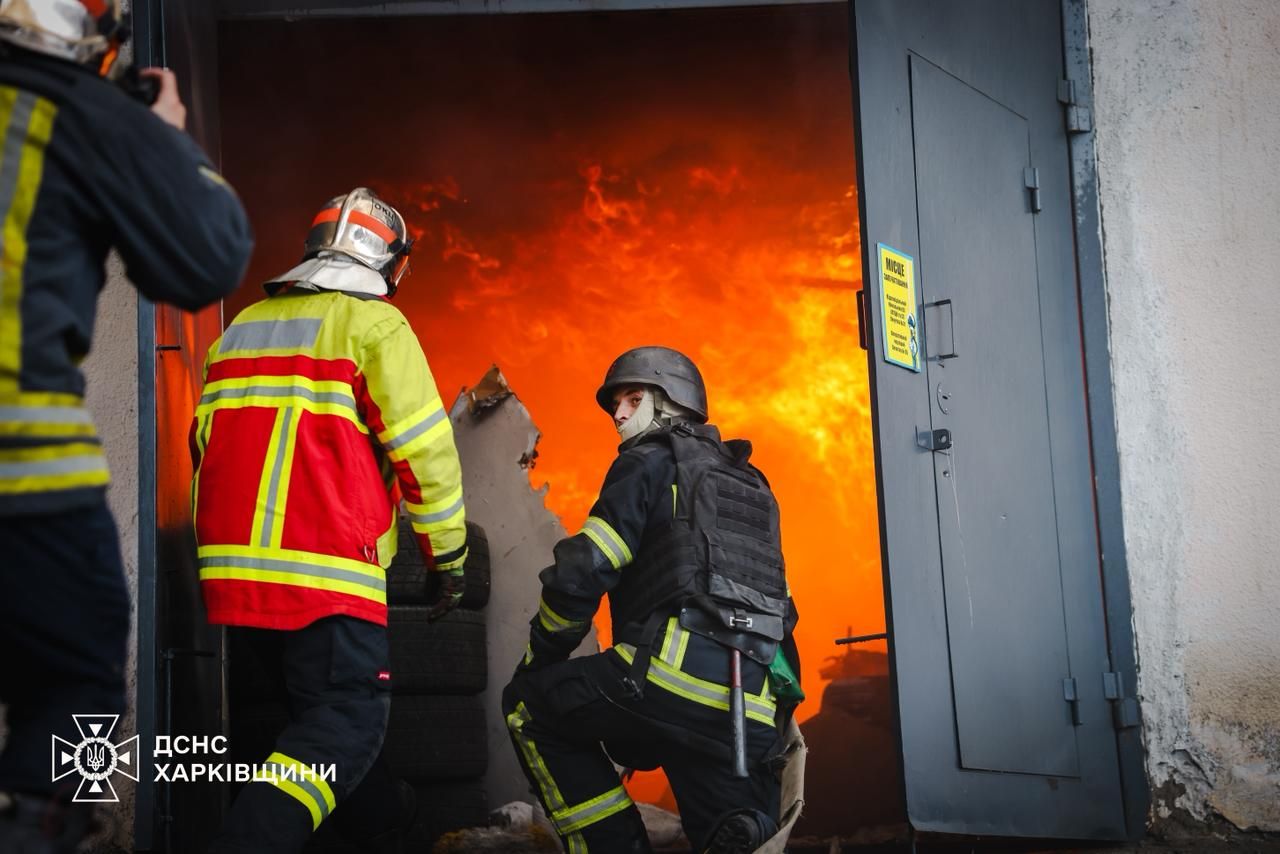 Из-за ракетного удара по Харькову пострадала транспортная компания Из-за ракетного удара по Харькову пострадала транспортная компания