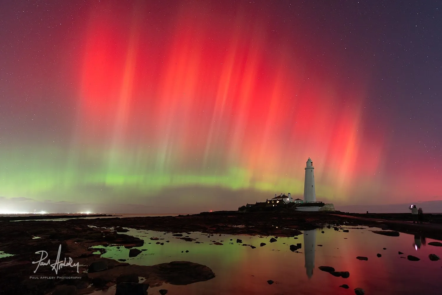 Полярное сияние в Тайнсайде, Англия Полярное сияние в Тайнсайде, Англия