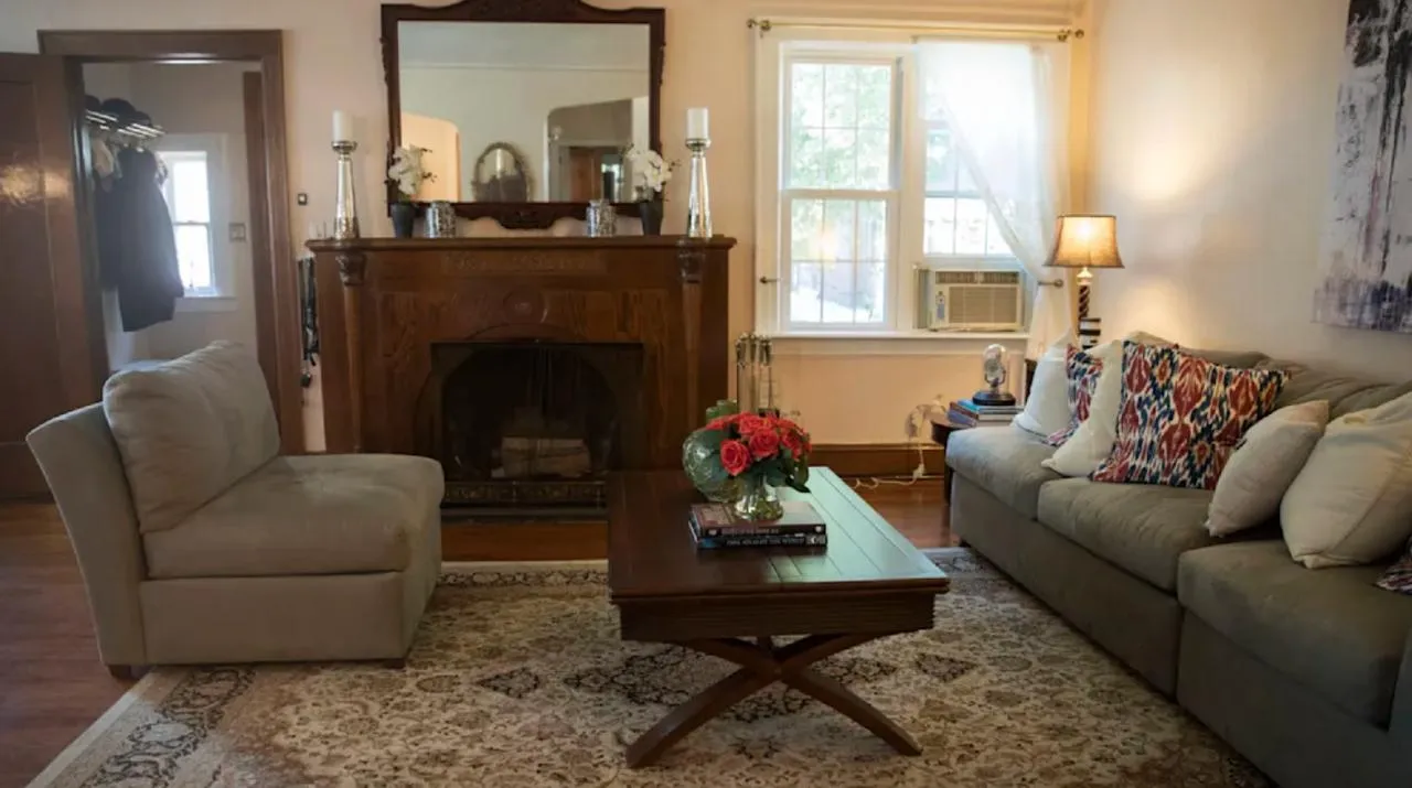  Будинок дитинства Трампа продають / Bild 