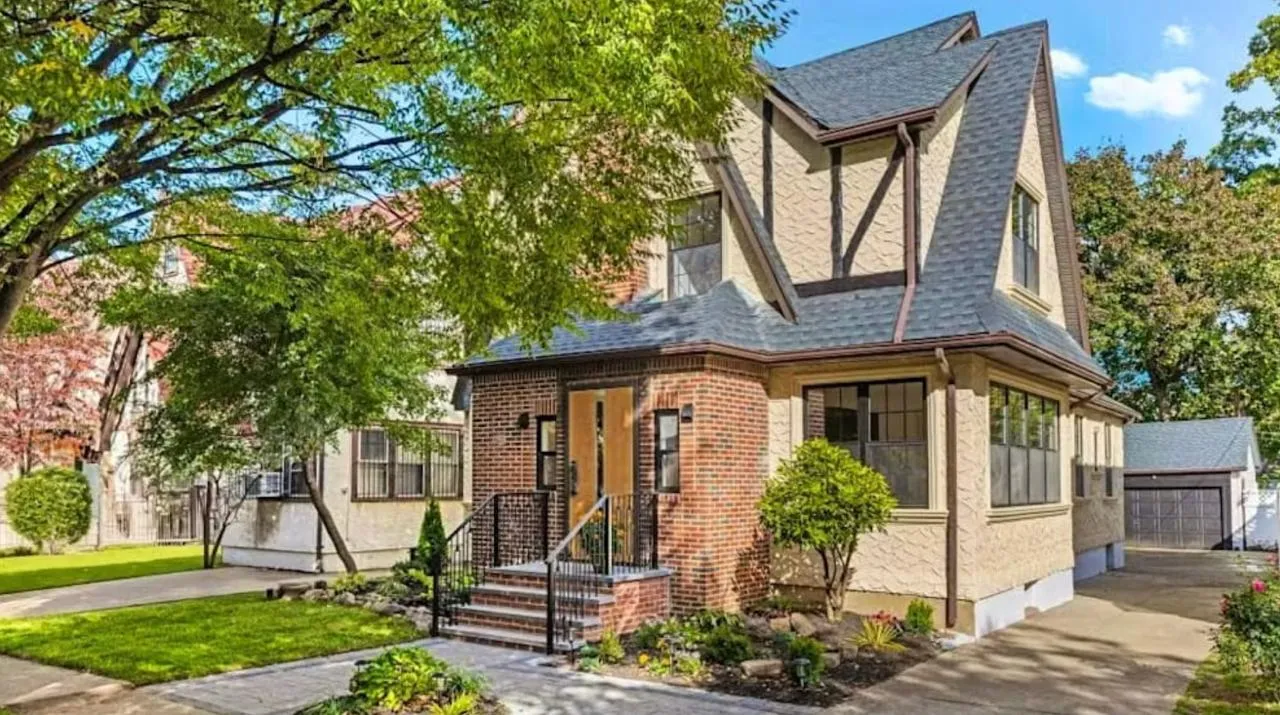  Будинок дитинства Трампа продають / Bild 