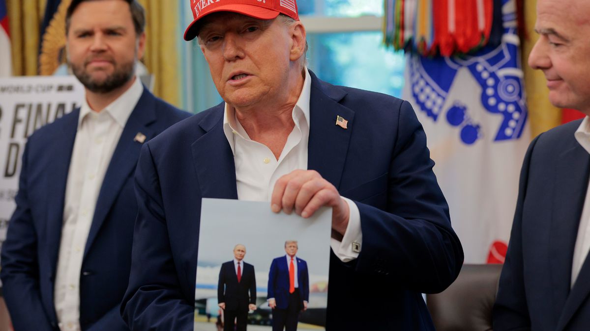 Как Путин может попытаться наладить отношения с Трампом Как Путин может попытаться наладить отношения с Трампом