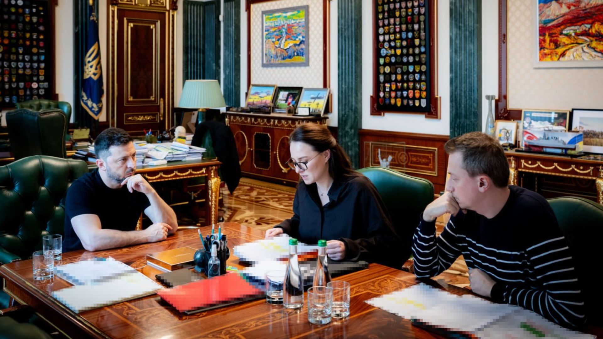 Зеленський на нараді Зеленський на нараді