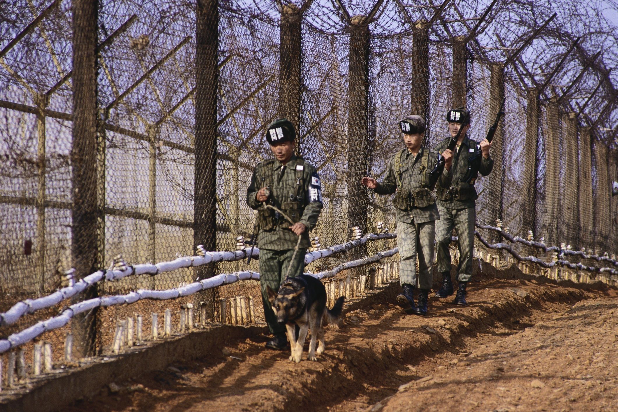 Солдати КНДР займаються розмінуванням