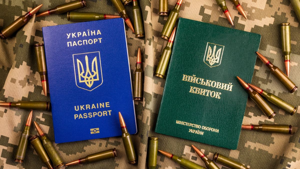 Хто з чоловіків може виїхати з України за кордон і які документи для цього потрібні: пояснення - 24 Канал Хто з чоловіків може виїхати з України за кордон і які документи для цього потрібні: пояснення - 24 Канал