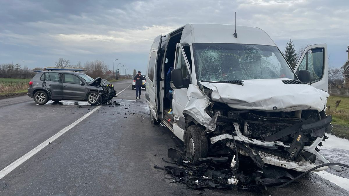 Біля Галича автобус потрапив у ДТП Біля Галича автобус потрапив у ДТП