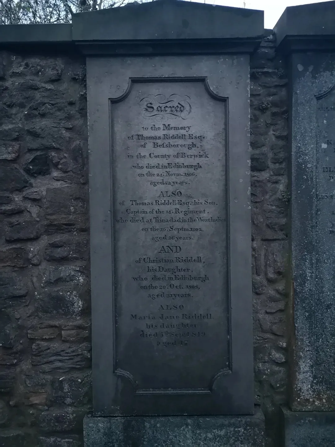 Могила Томаса Рідделла / фото Reddit Могила Томаса Рідделла / фото Reddit