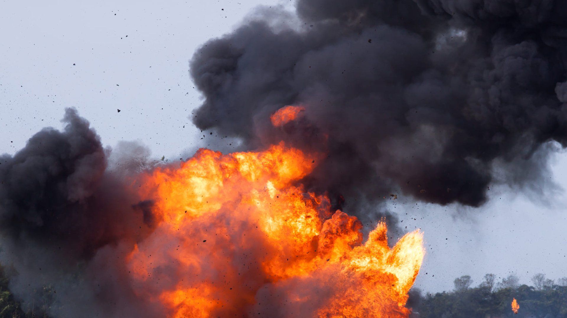 Во время атаки на Львов Россия уничтожила новое отделение Укрпочты во время атаки на Львов Во время атаки на Львов Россия уничтожила новое отделение Укрпочты во время атаки на Львов