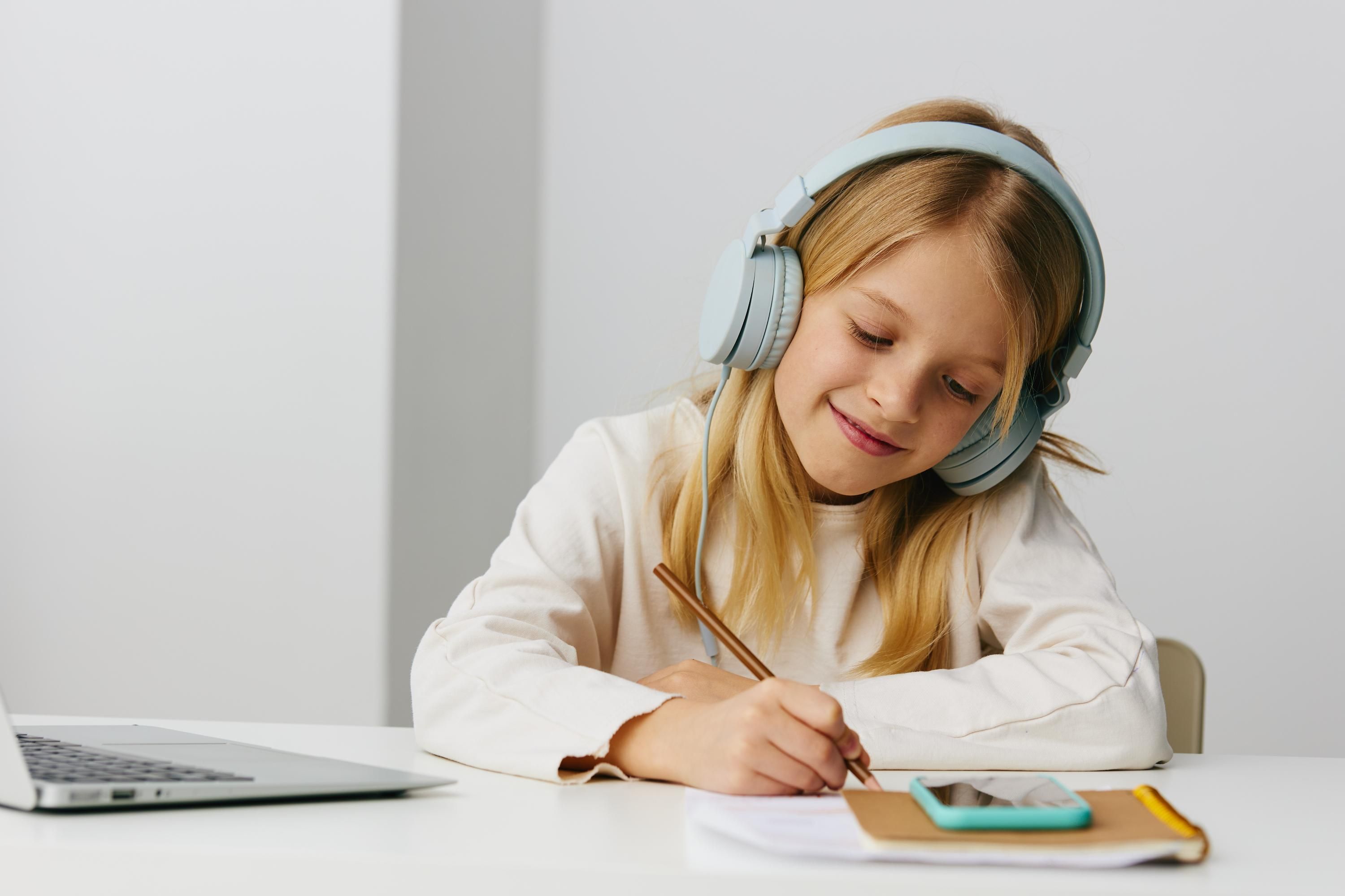 Дистанционная школа Оптима - в чем разница между онлайн и дистанционными курсами Дистанционная школа Оптима - в чем разница между онлайн и дистанционными курсами