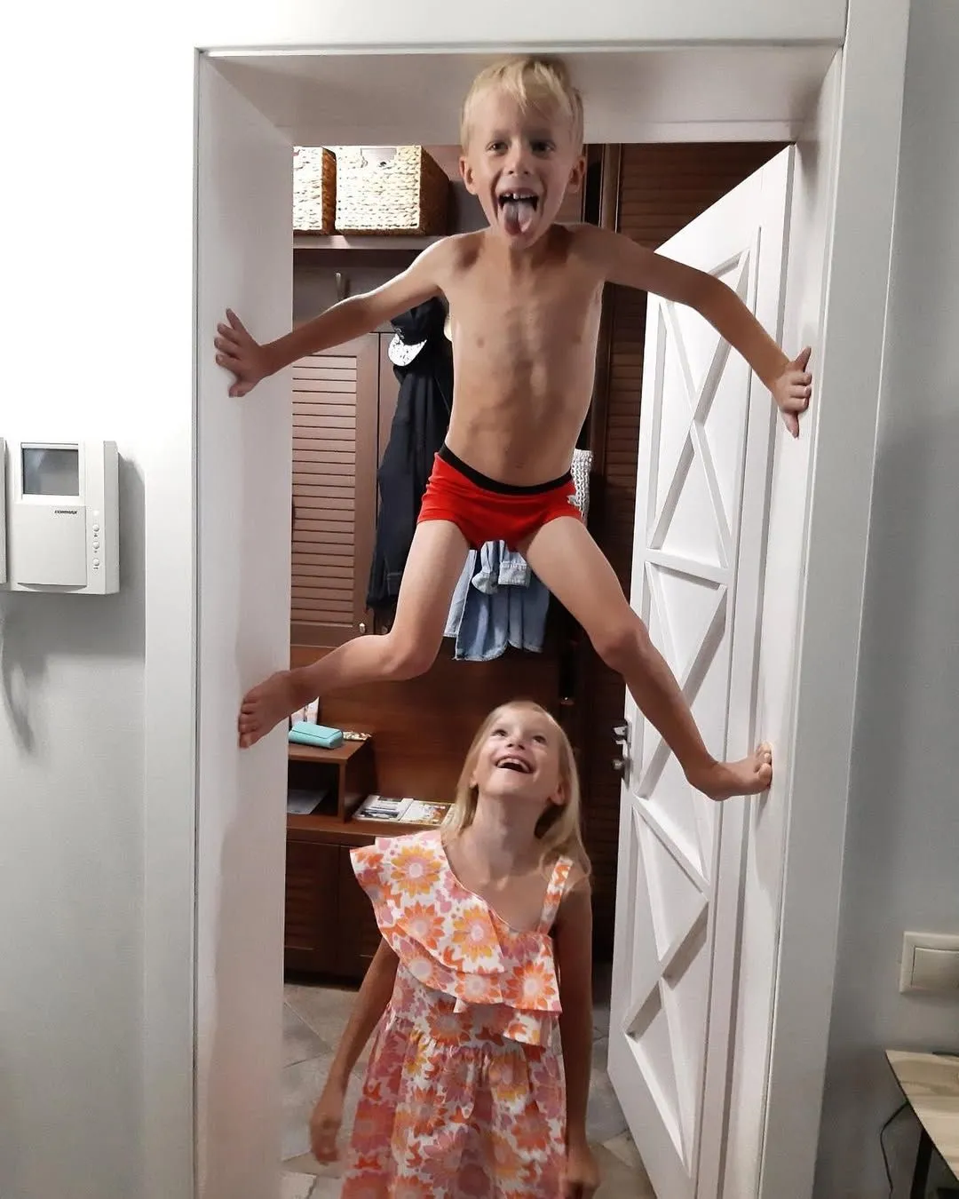 Молодші діти Олени Кравець